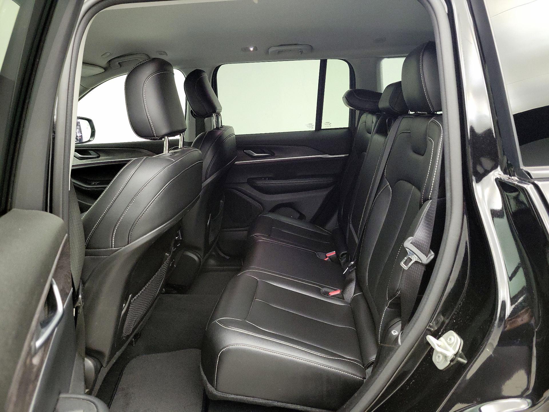 Thumbnail: 2023 Jeep Grand Cherokee - 20