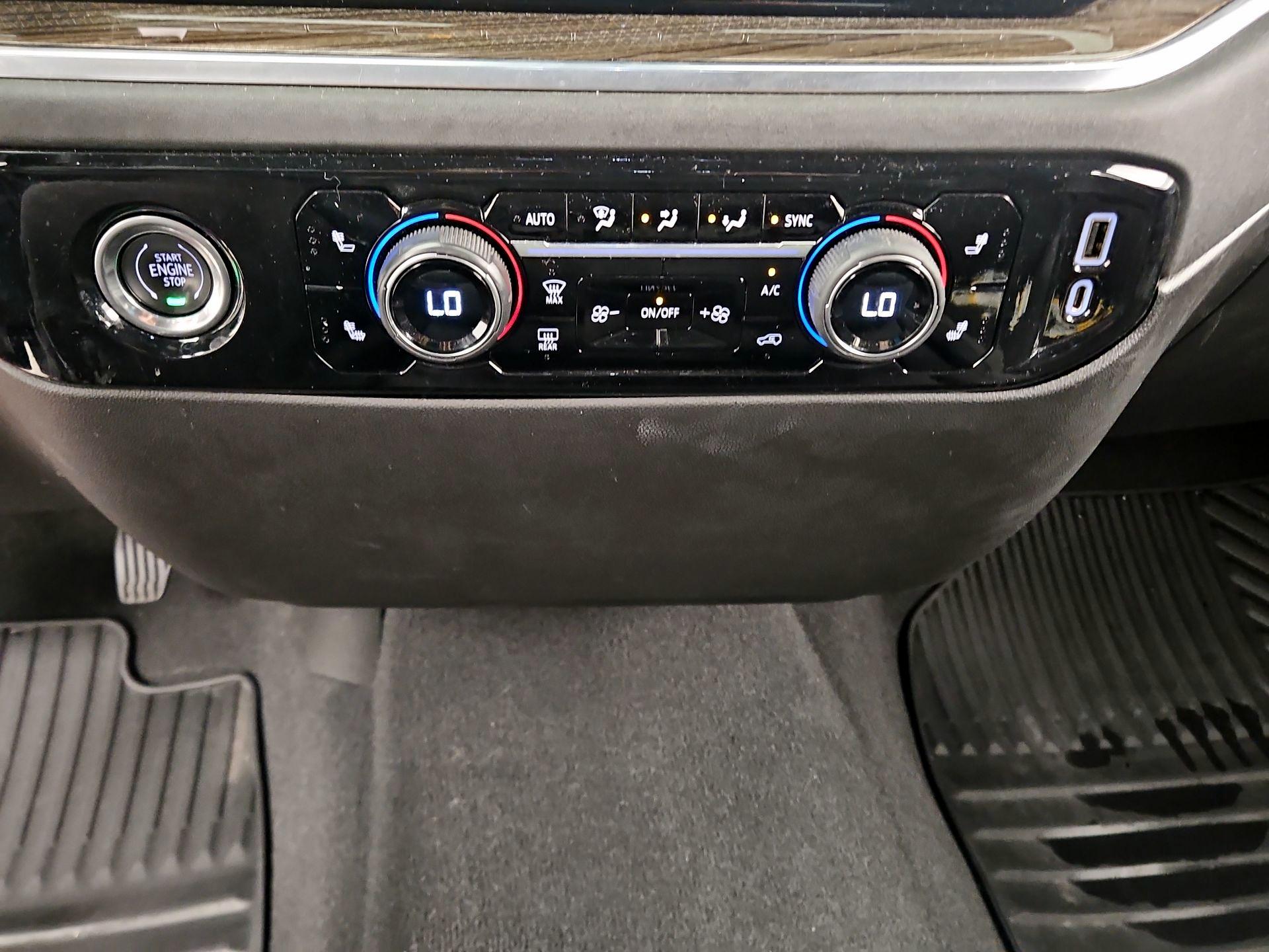 Thumbnail: 2022 Chevrolet Silverado 1500 - 16