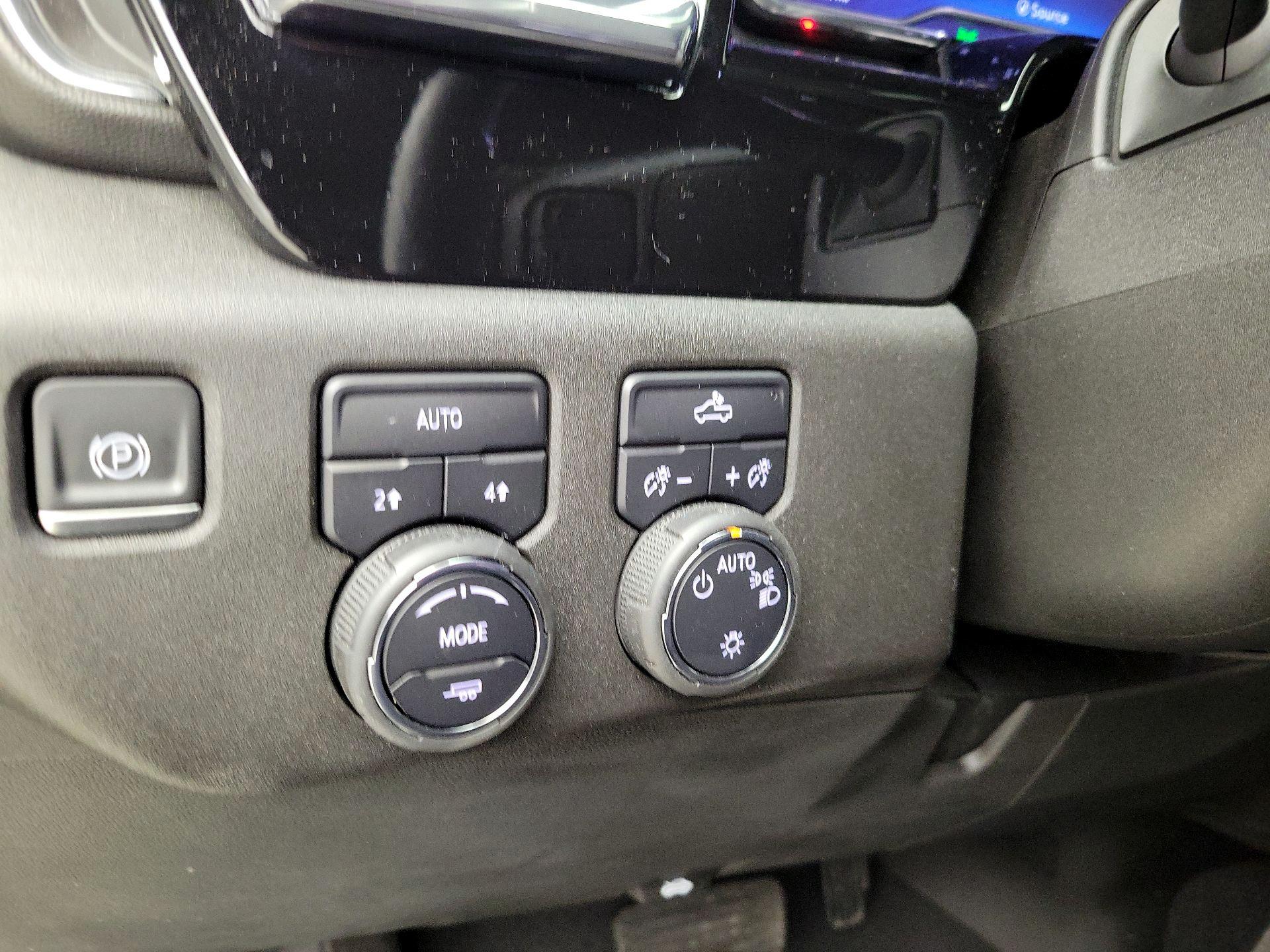 Thumbnail: 2022 Chevrolet Silverado 1500 - 13