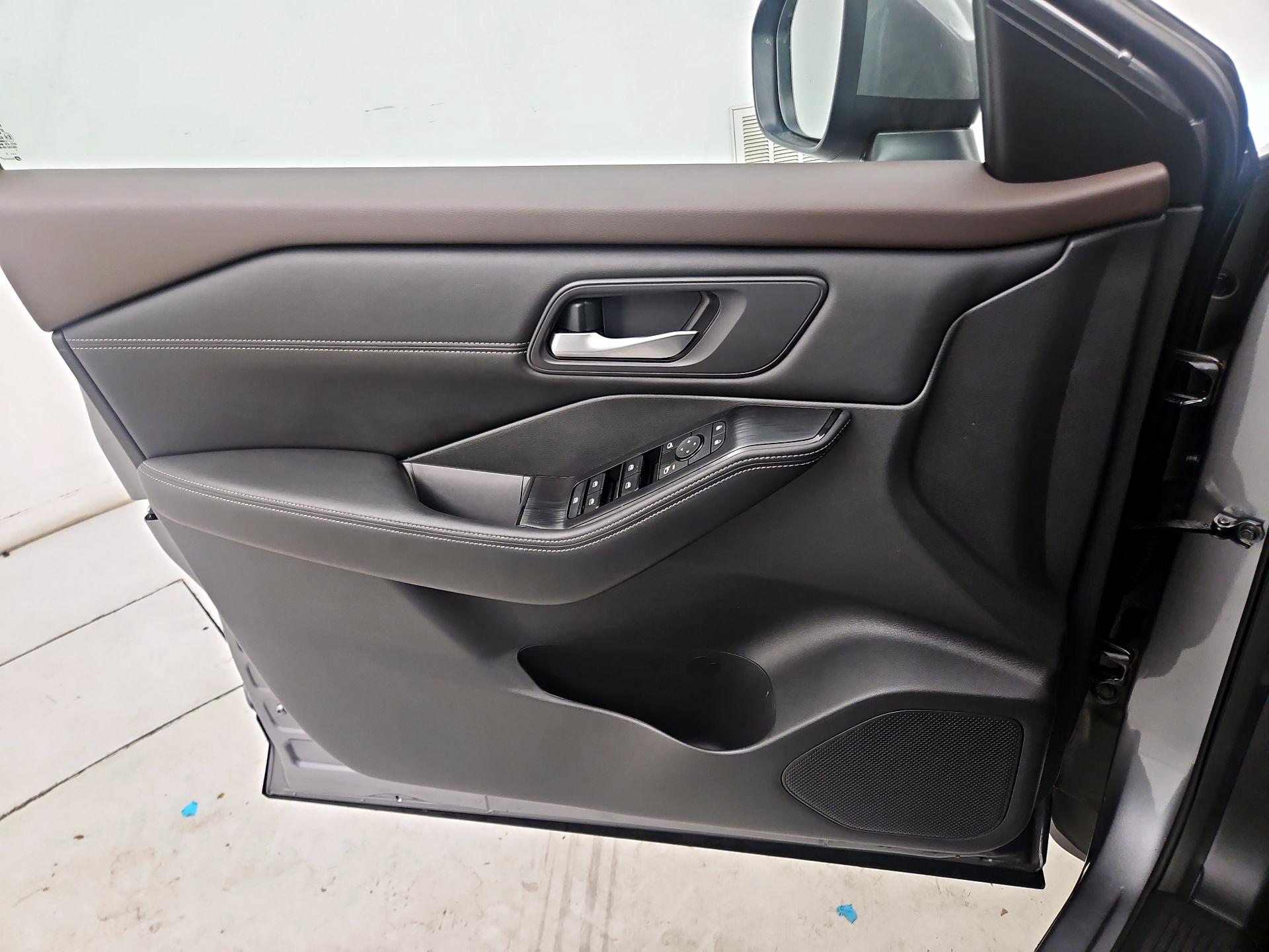 Thumbnail: 2022 Nissan Rogue - 12