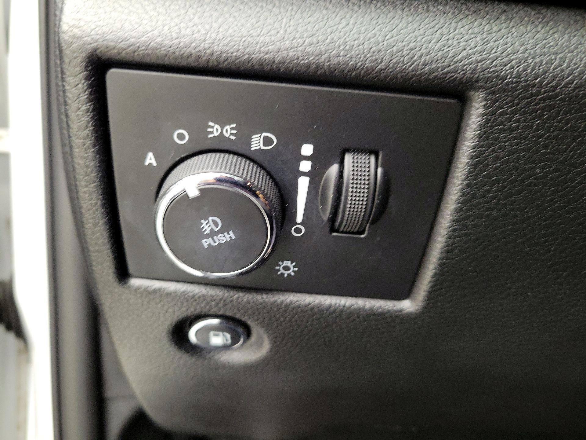 Thumbnail: 2020 Jeep Grand Cherokee - 13