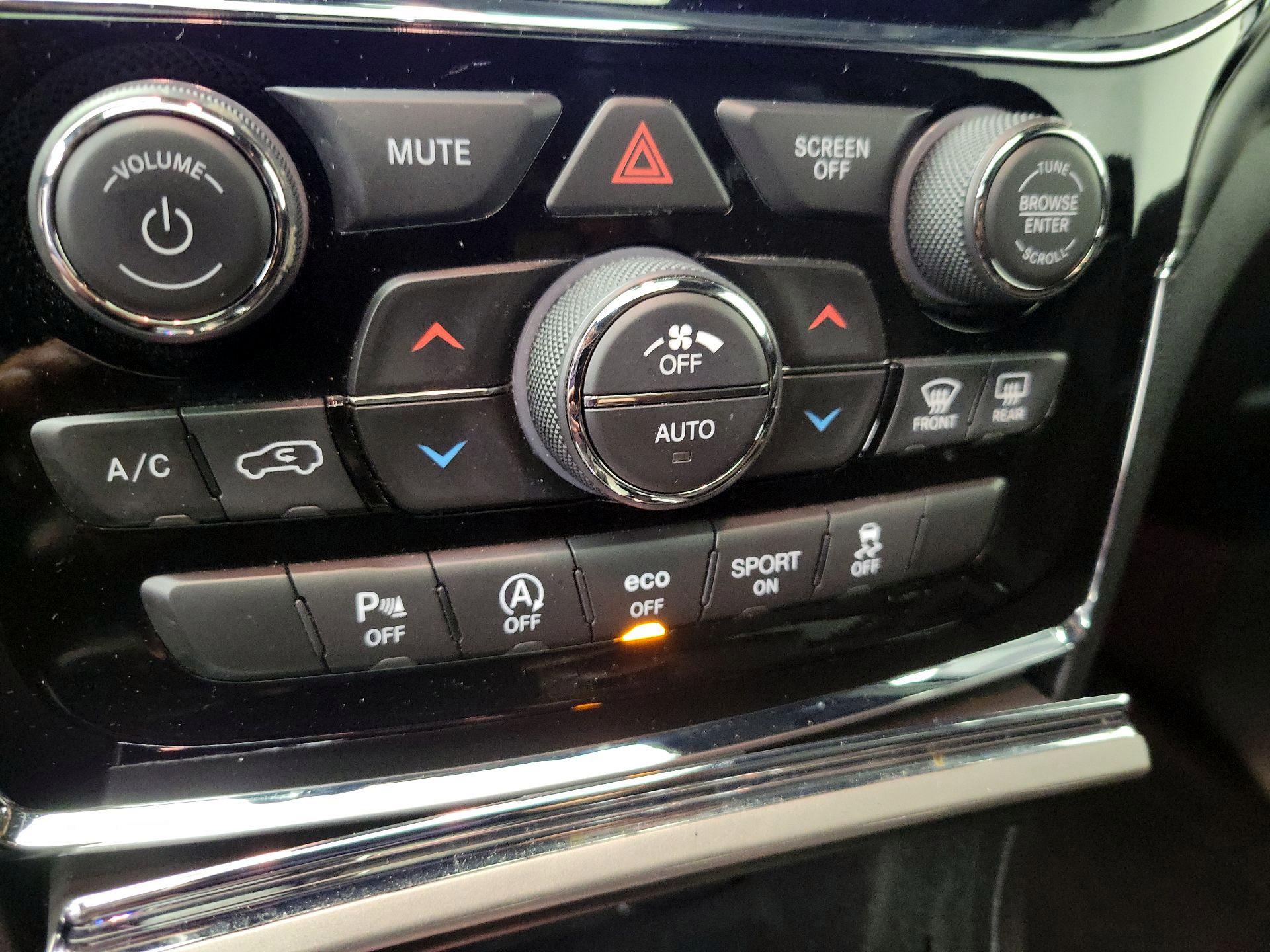 Thumbnail: 2020 Jeep Grand Cherokee - 17