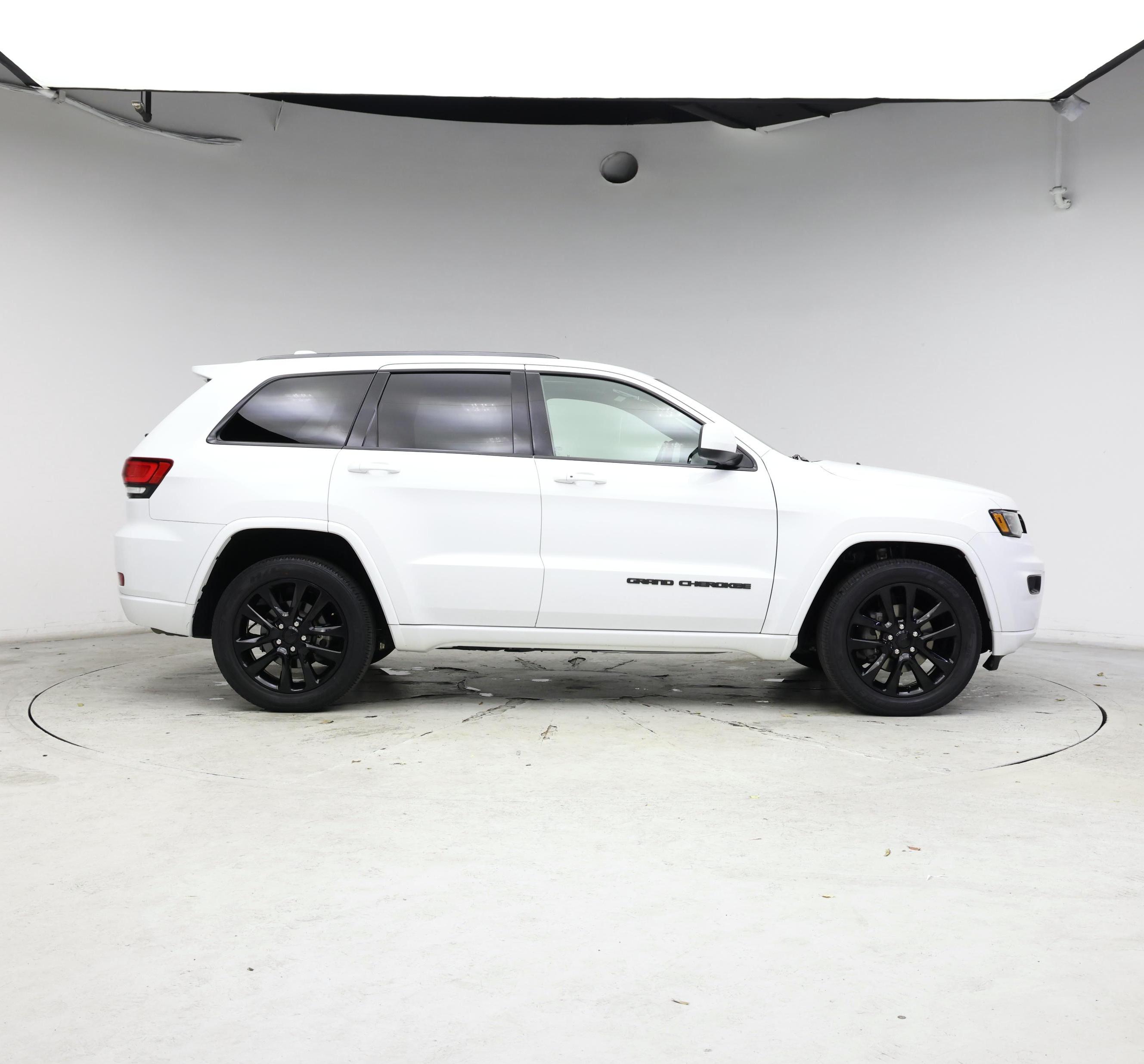 Thumbnail: 2020 Jeep Grand Cherokee - 7
