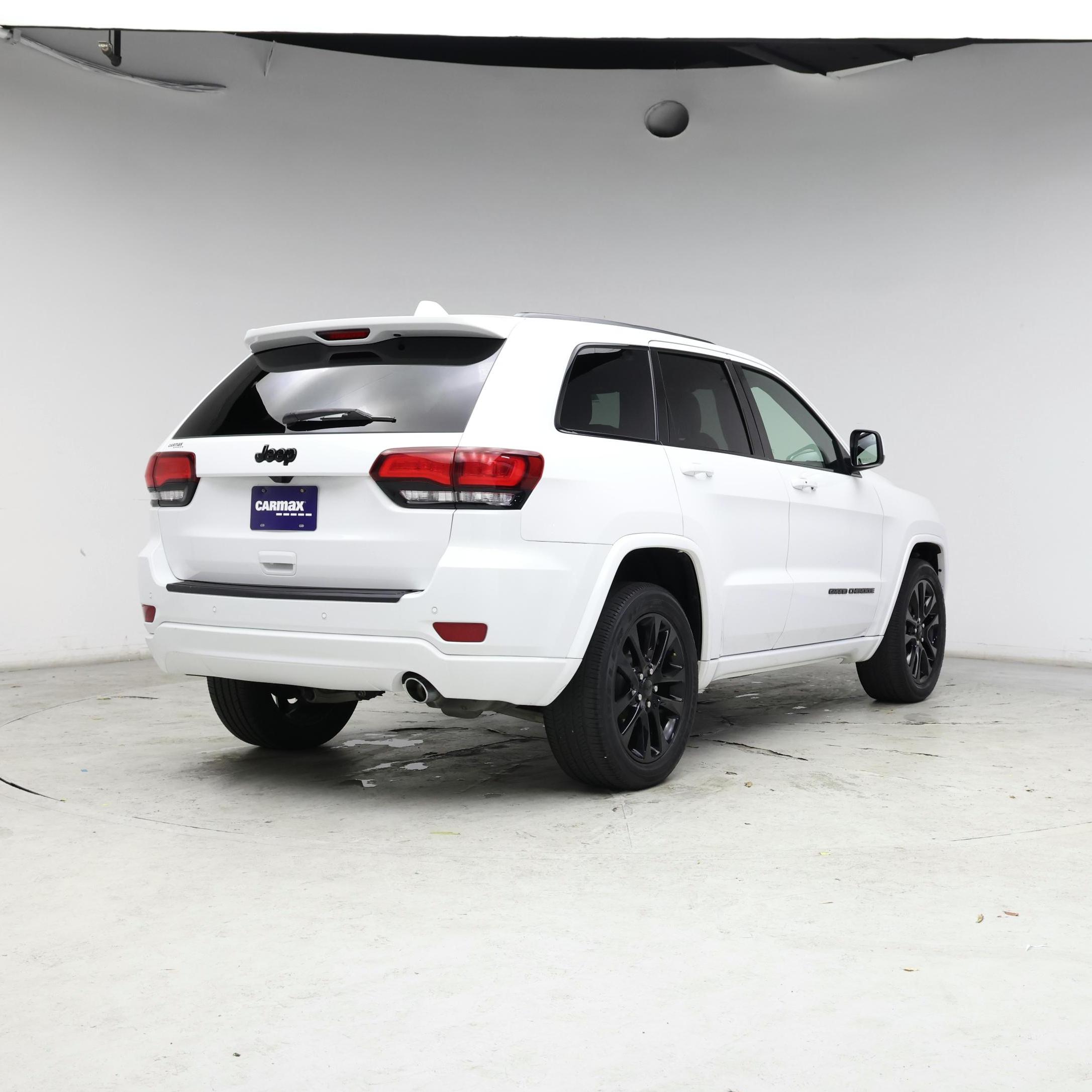 Thumbnail: 2020 Jeep Grand Cherokee - 8