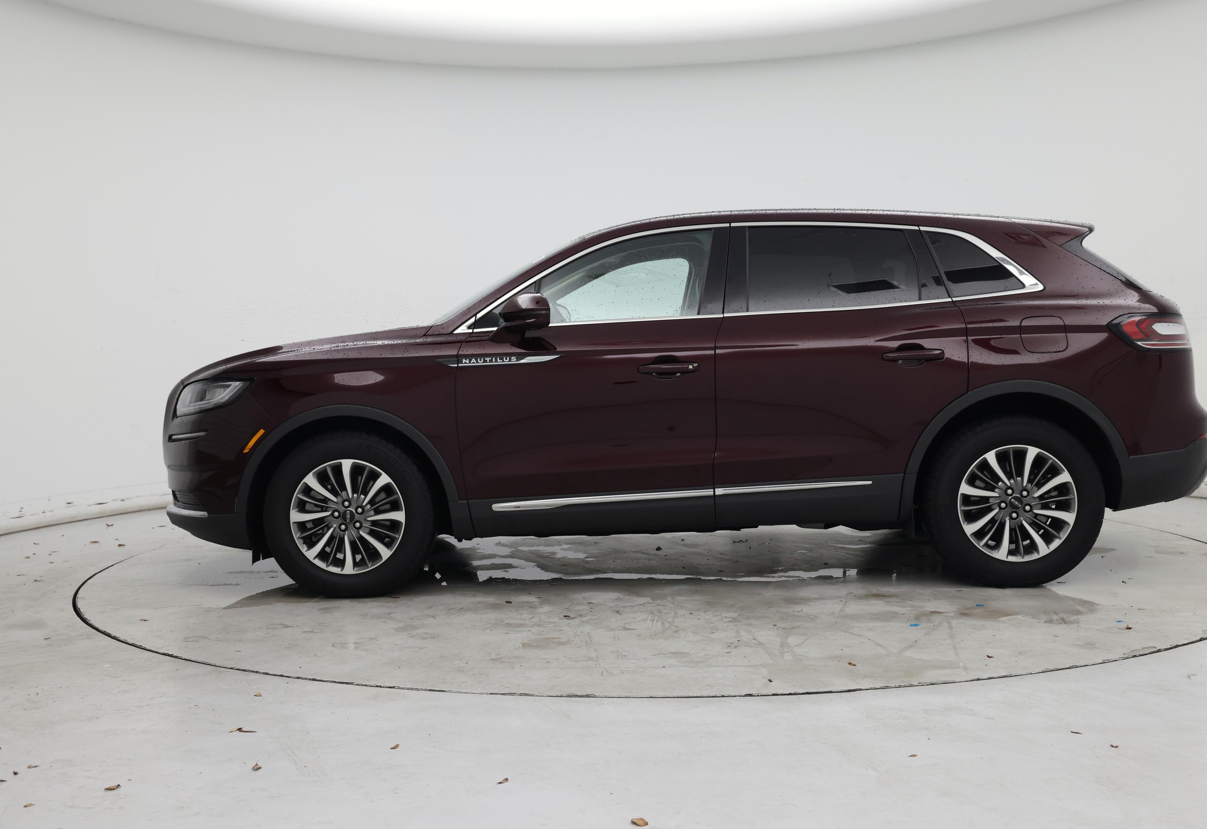 Thumbnail: 2021 Lincoln Nautilus - 3