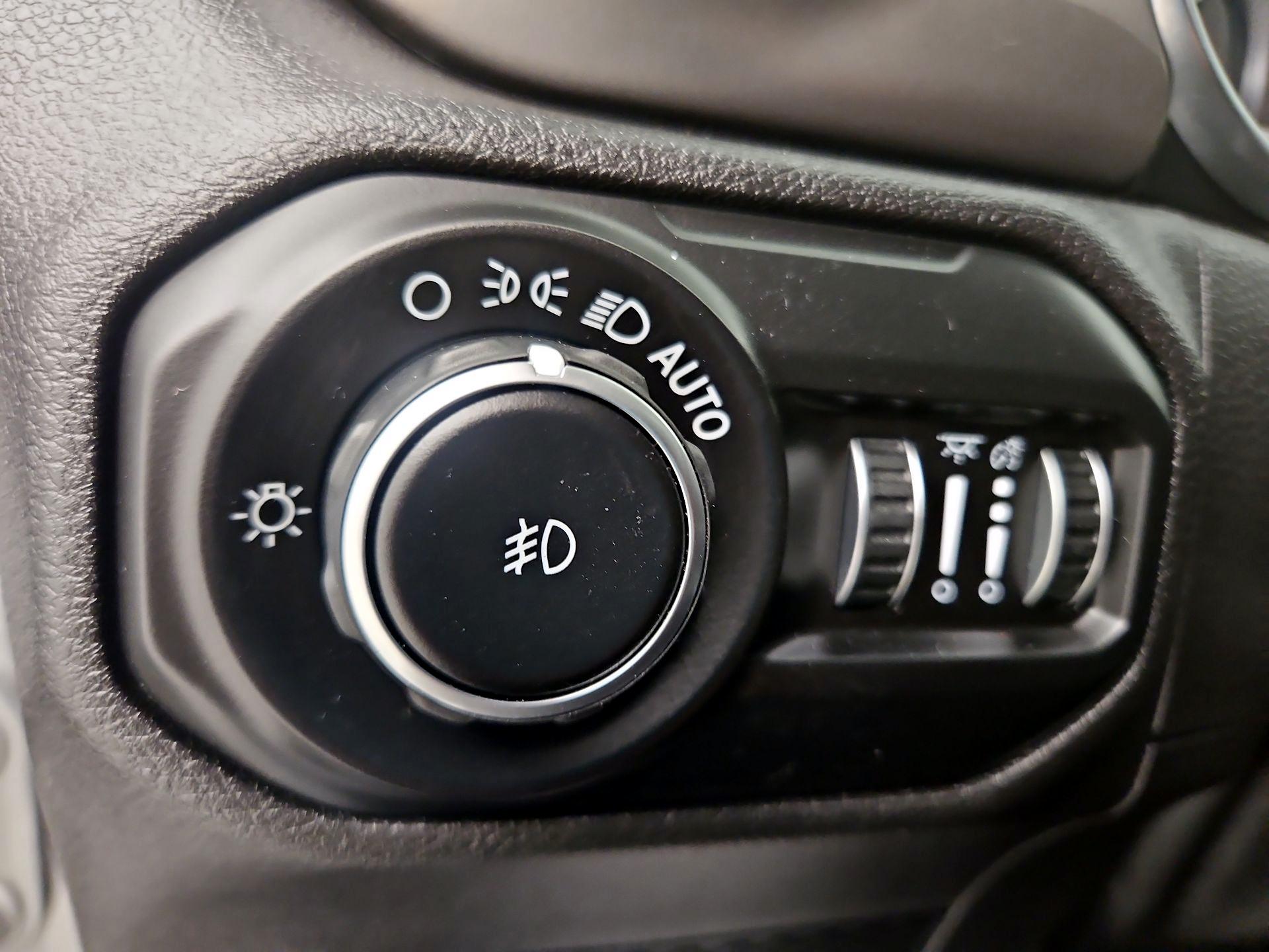 Thumbnail: 2021 Jeep Wrangler - 13