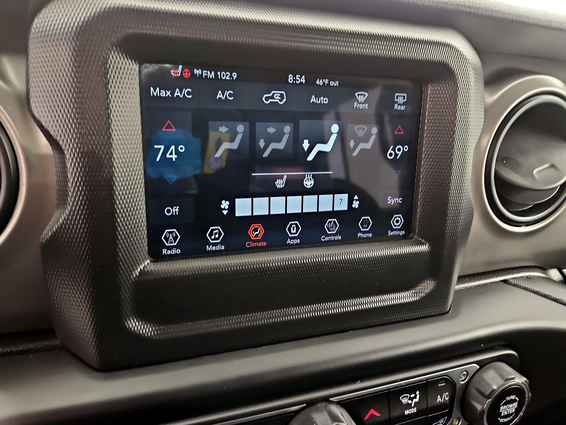 Thumbnail: 2021 Jeep Wrangler - 15