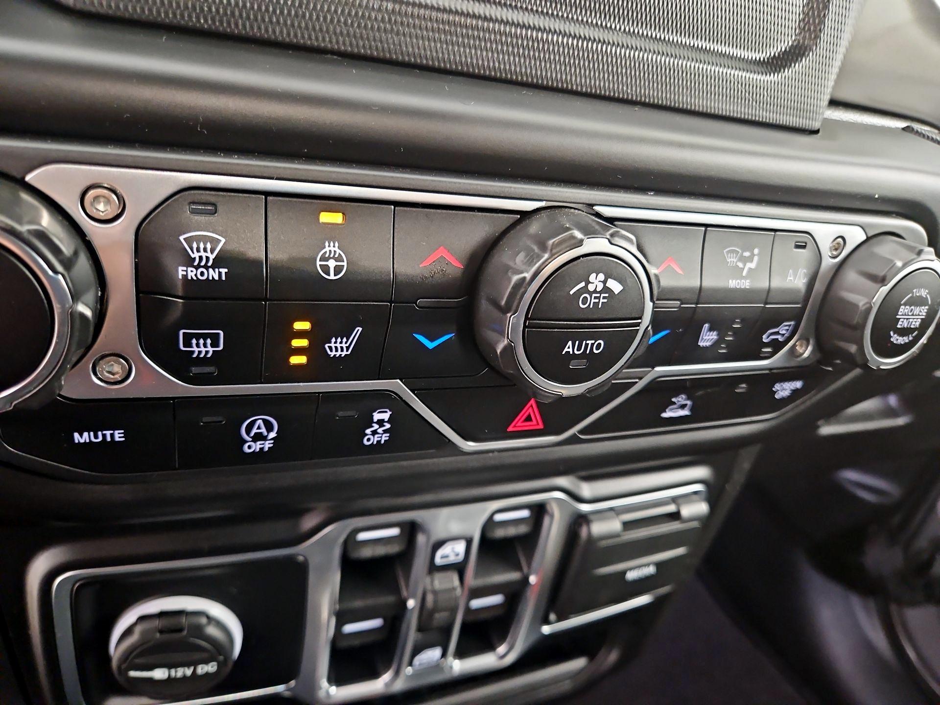 Thumbnail: 2021 Jeep Wrangler - 16