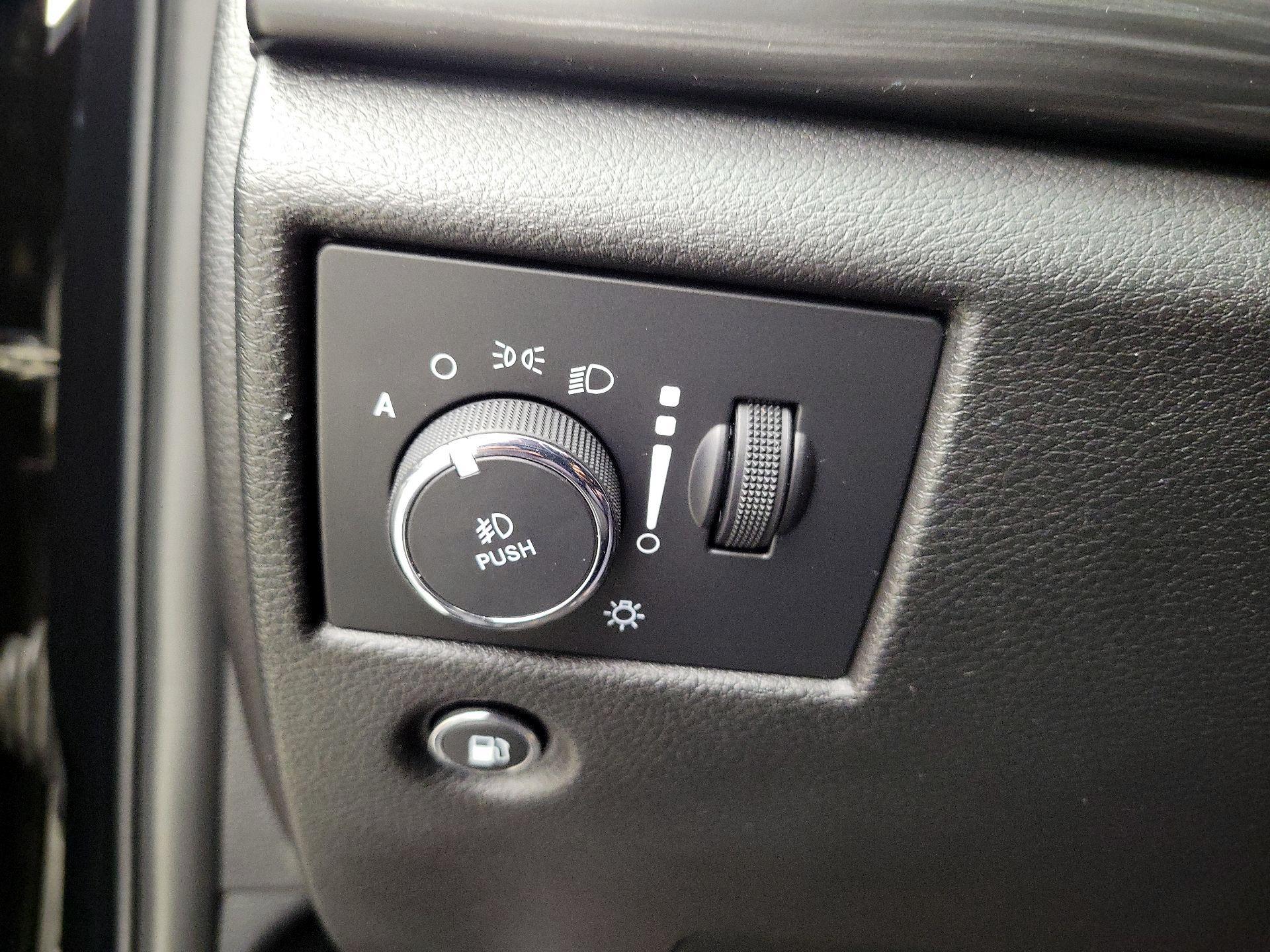 Thumbnail: 2021 Jeep Grand Cherokee - 13