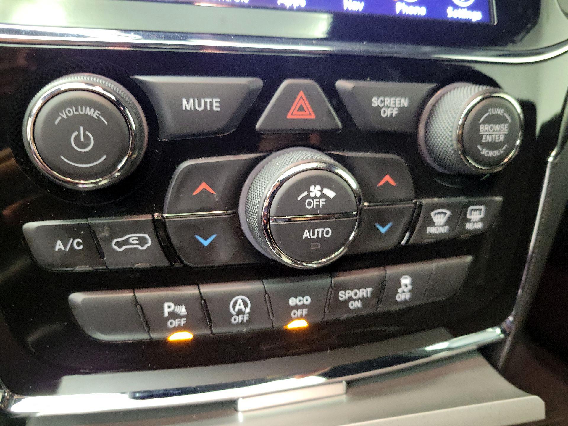 Thumbnail: 2021 Jeep Grand Cherokee - 17