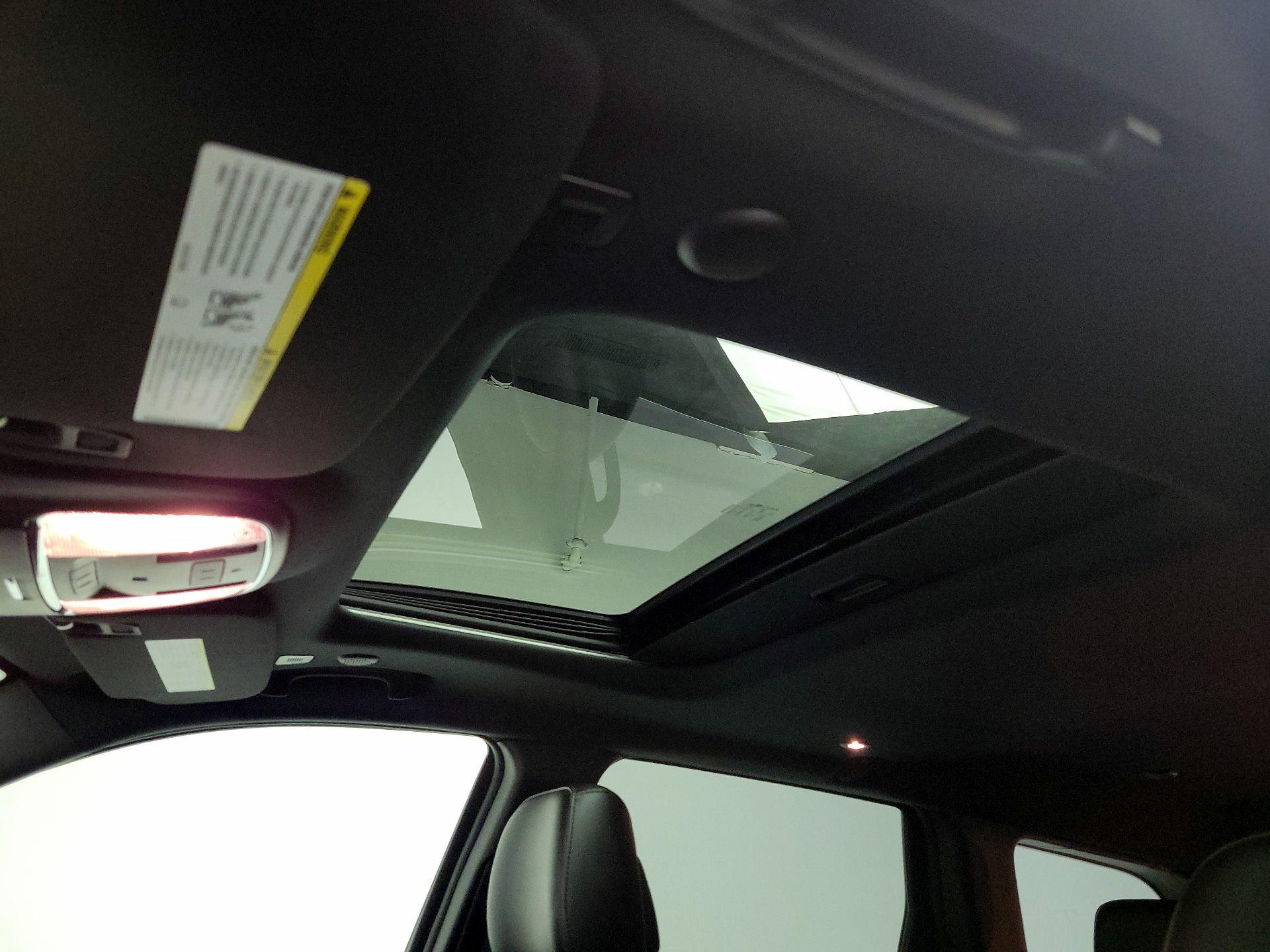 Thumbnail: 2021 Jeep Grand Cherokee - 20