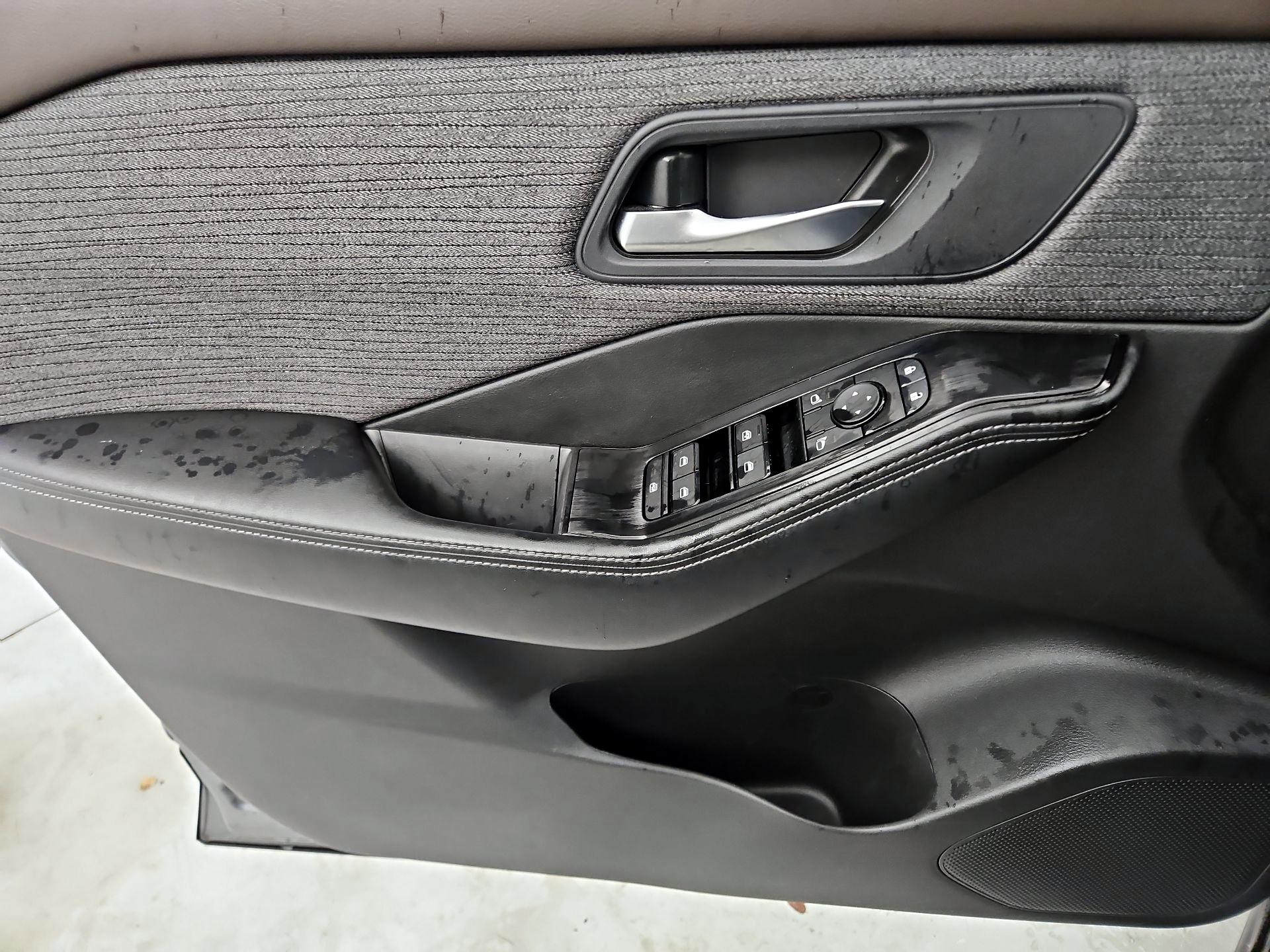 Thumbnail: 2023 Nissan Rogue - 12