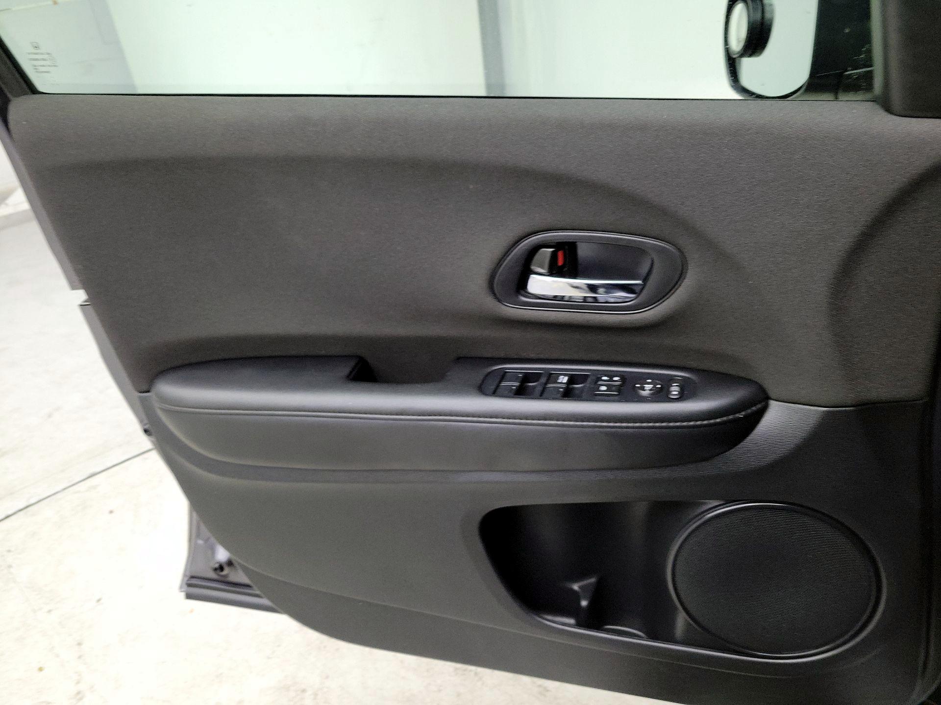 Thumbnail: 2019 Honda HR-V - 13