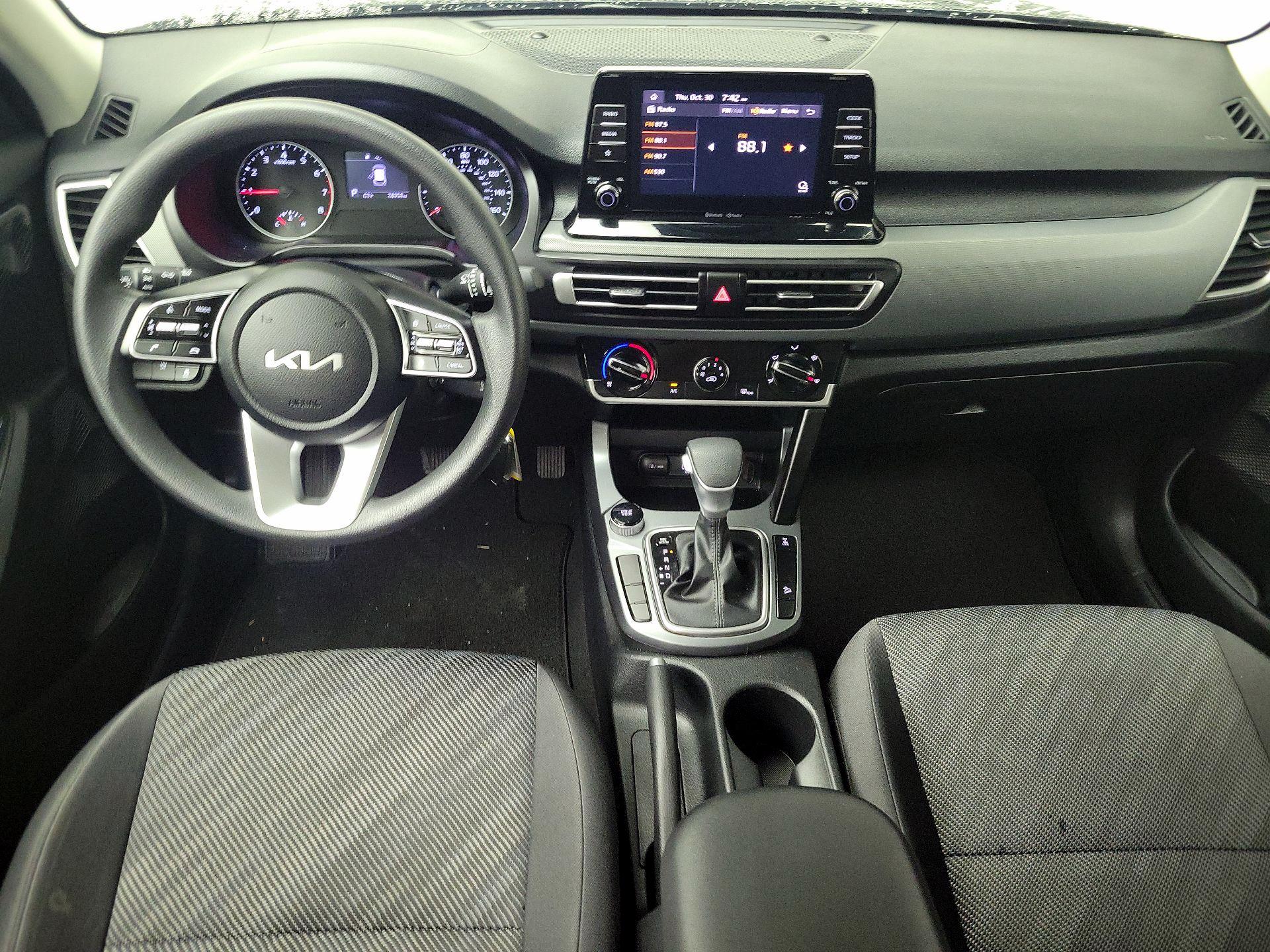 Thumbnail: 2023 Kia Seltos - 9