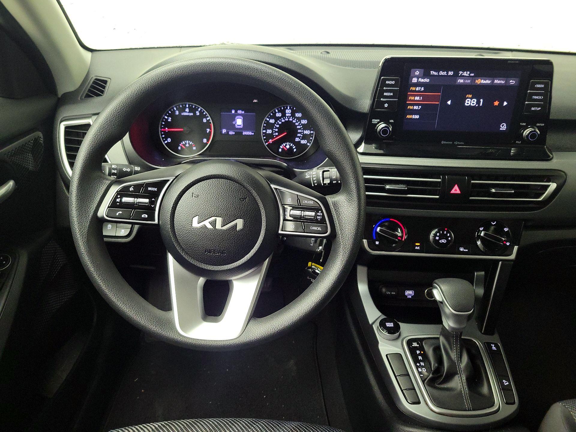 Thumbnail: 2023 Kia Seltos - 10