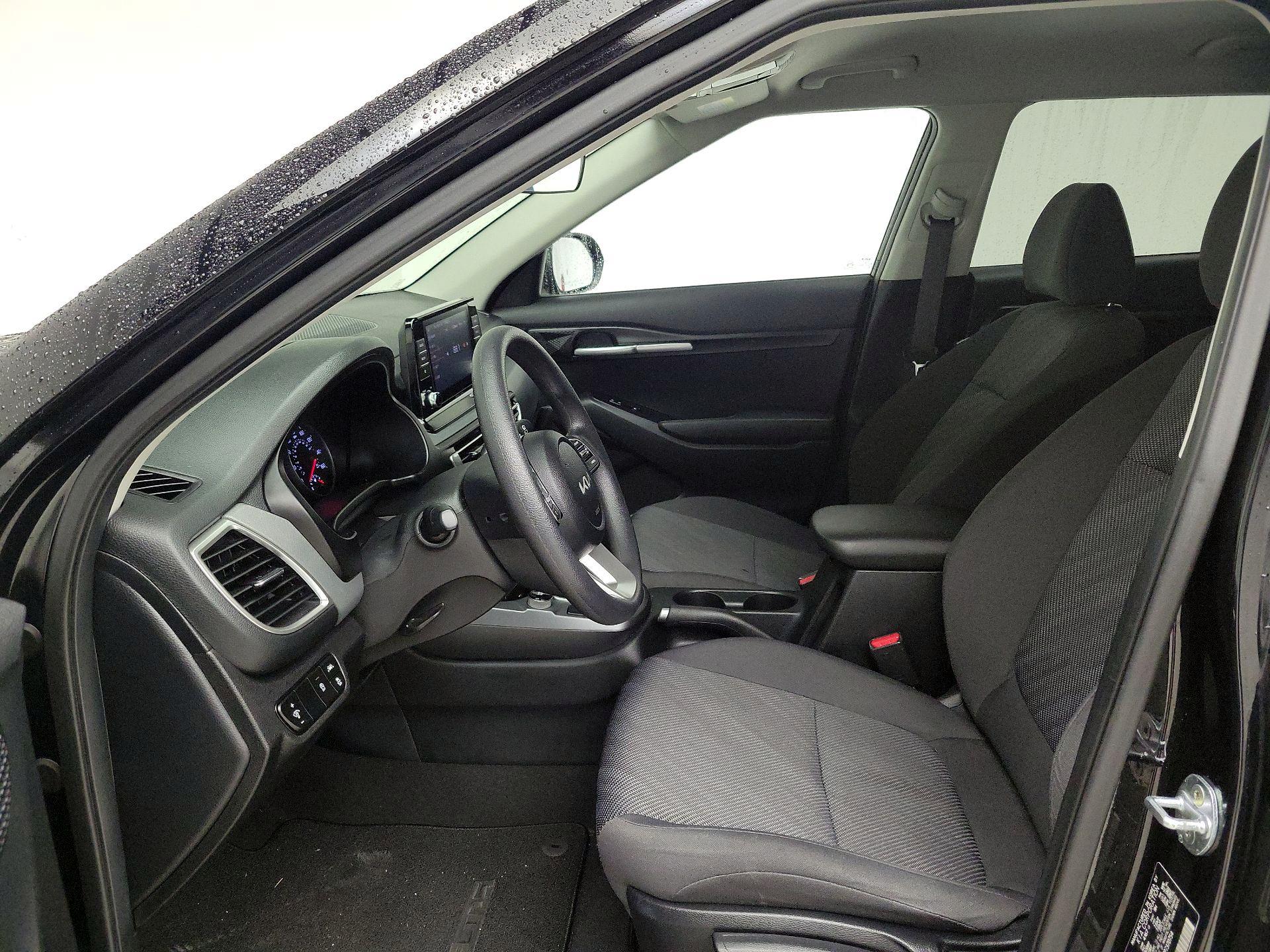 Thumbnail: 2023 Kia Seltos - 11