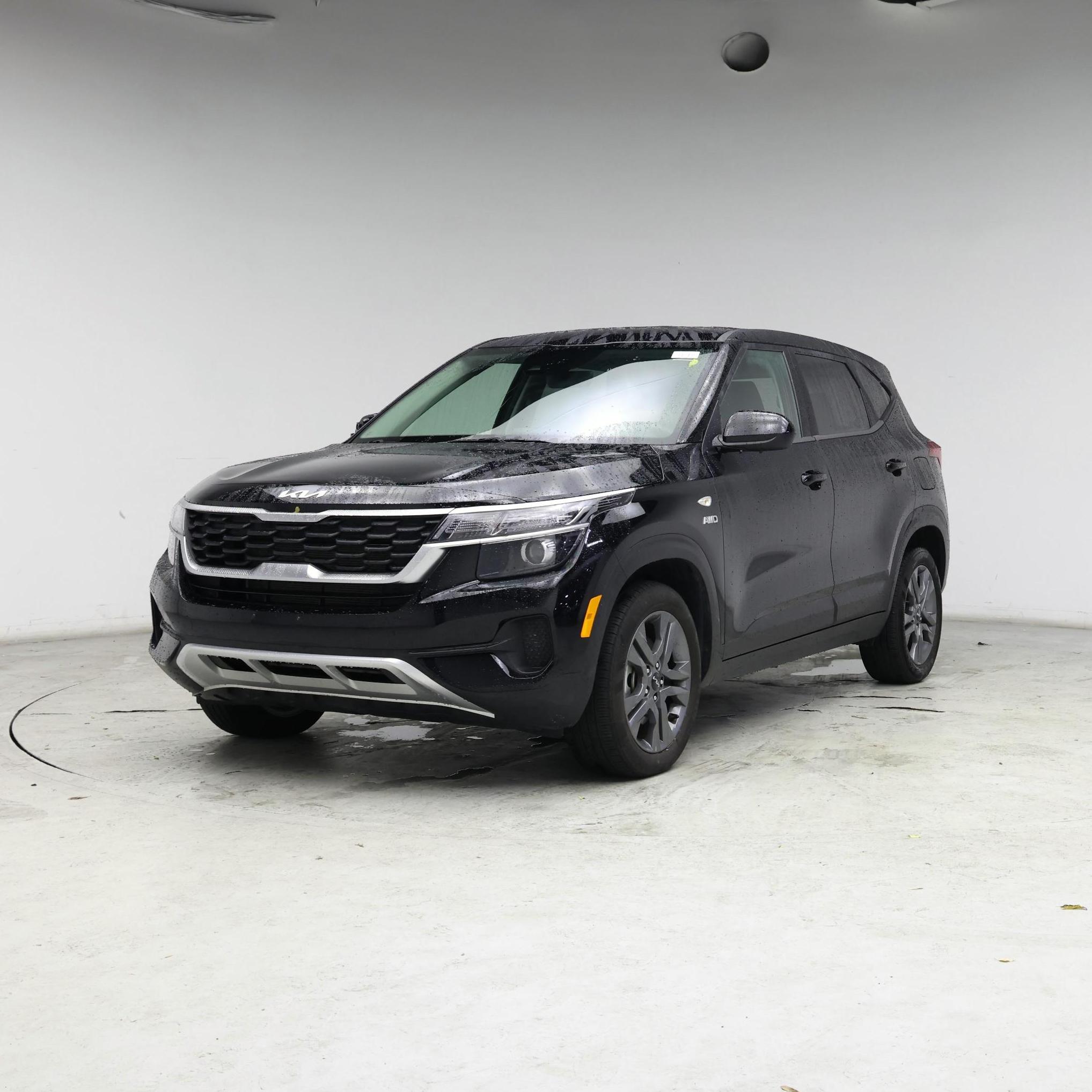 Thumbnail: 2023 Kia Seltos - 4