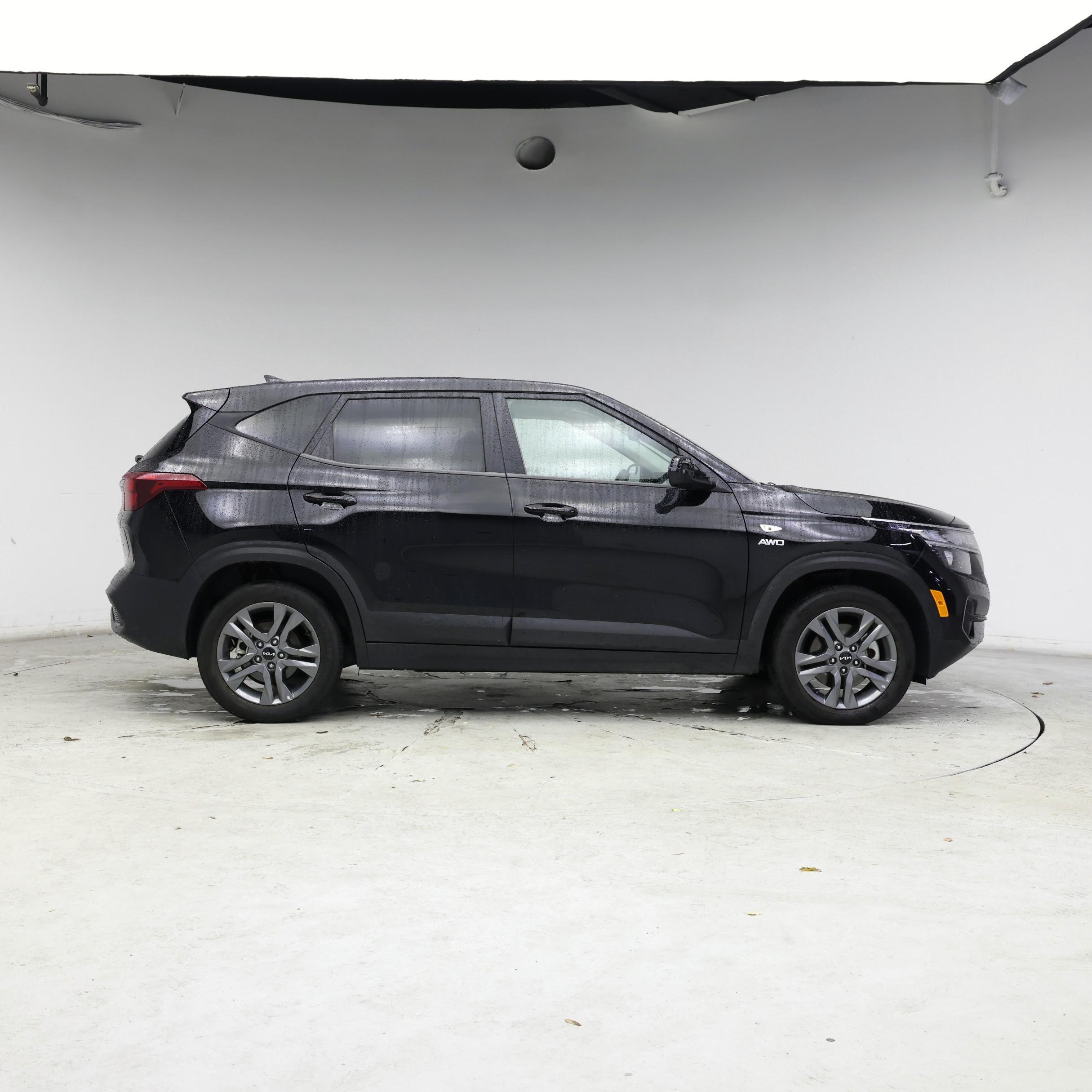 Thumbnail: 2023 Kia Seltos - 7