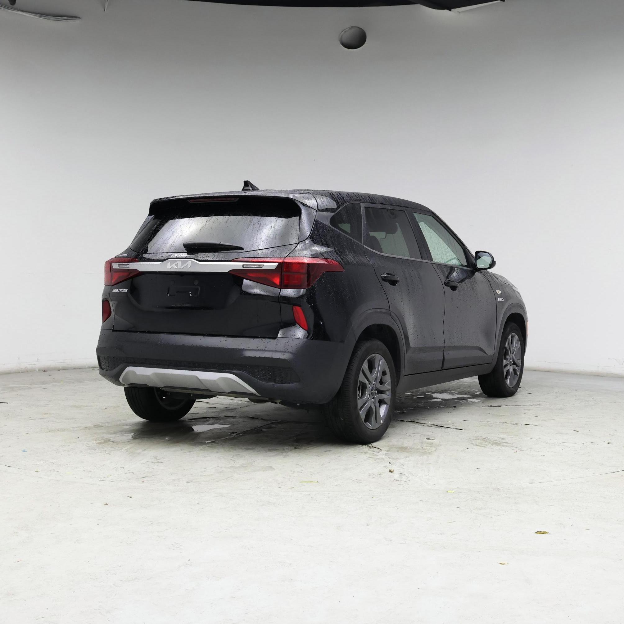 Thumbnail: 2023 Kia Seltos - 8