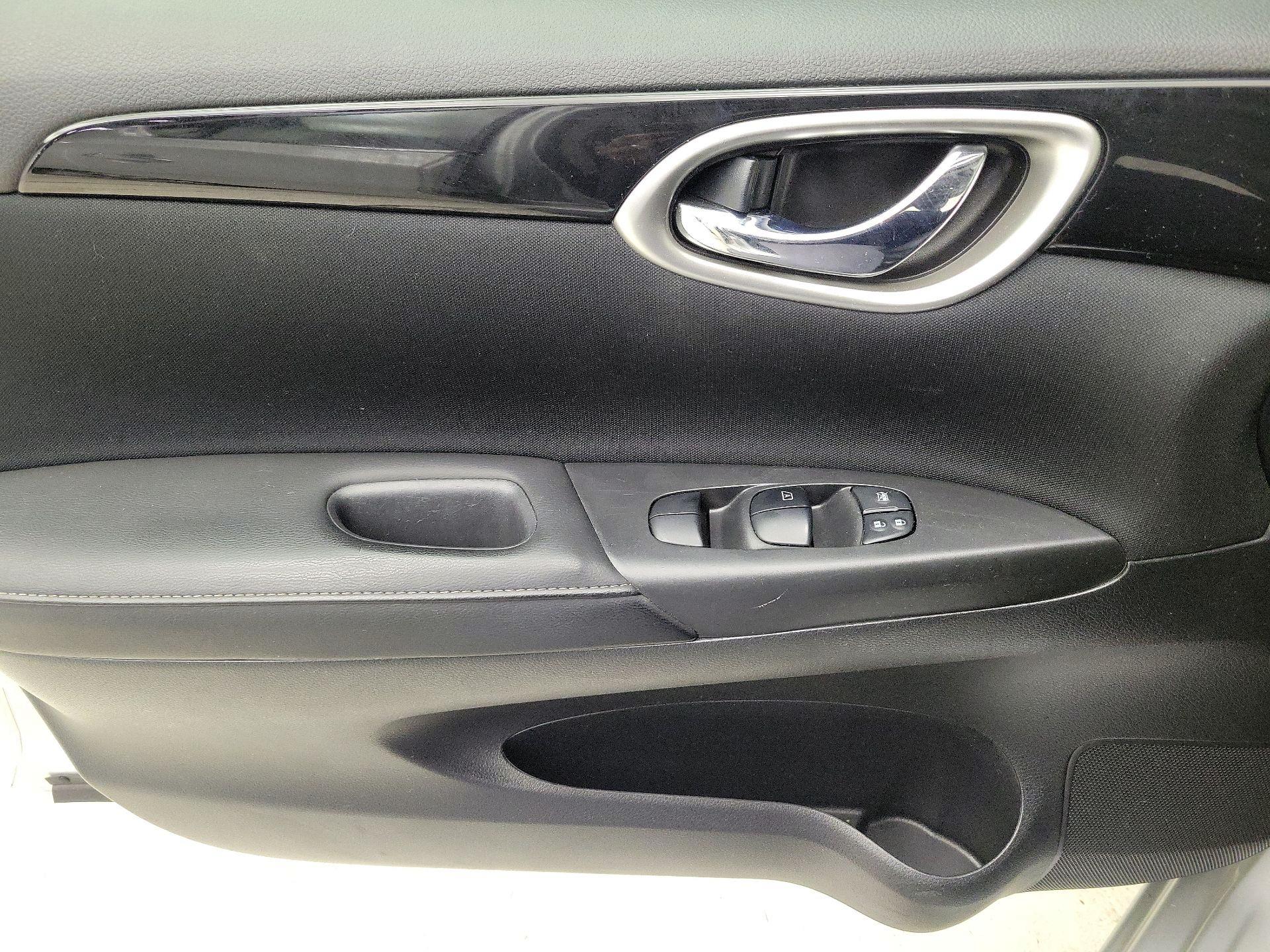 Thumbnail: 2019 Nissan Sentra - 12