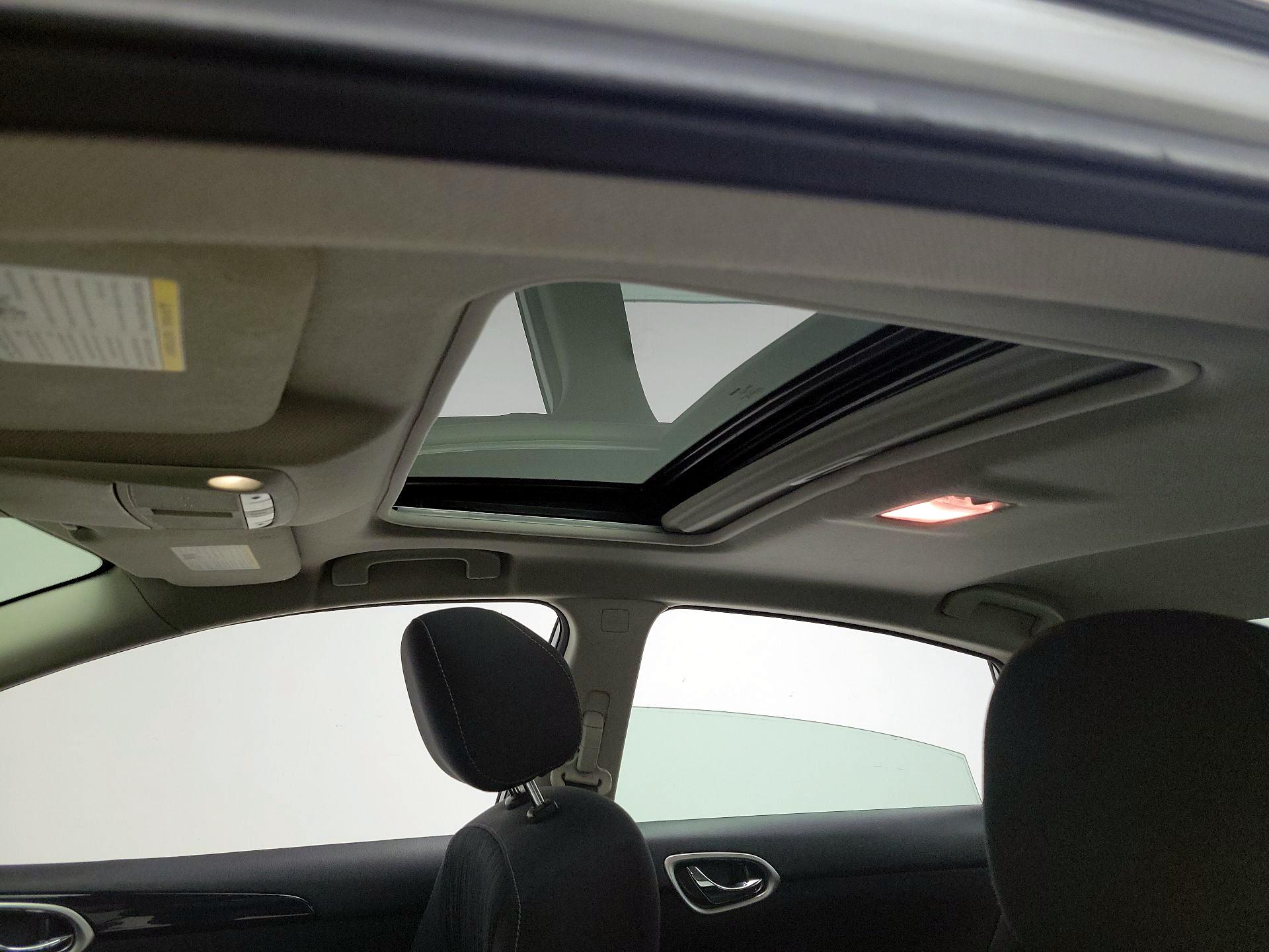 Thumbnail: 2019 Nissan Sentra - 19