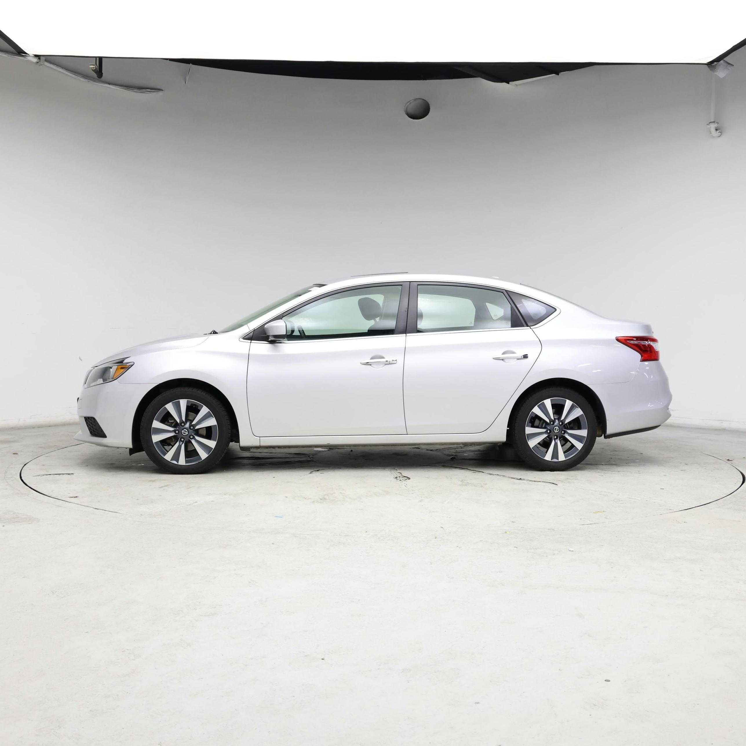 Thumbnail: 2019 Nissan Sentra - 3