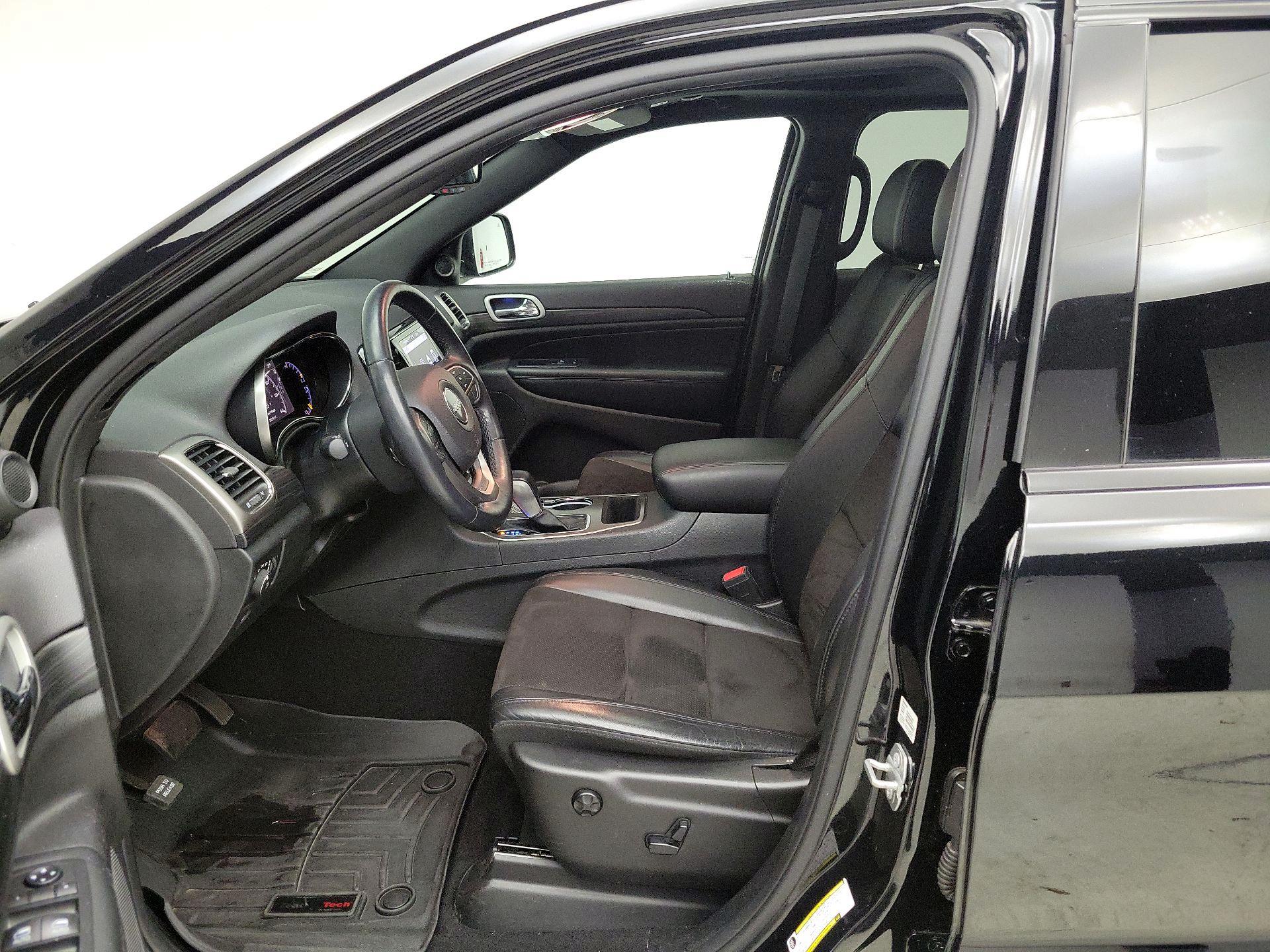 Thumbnail: 2020 Jeep Grand Cherokee - 11