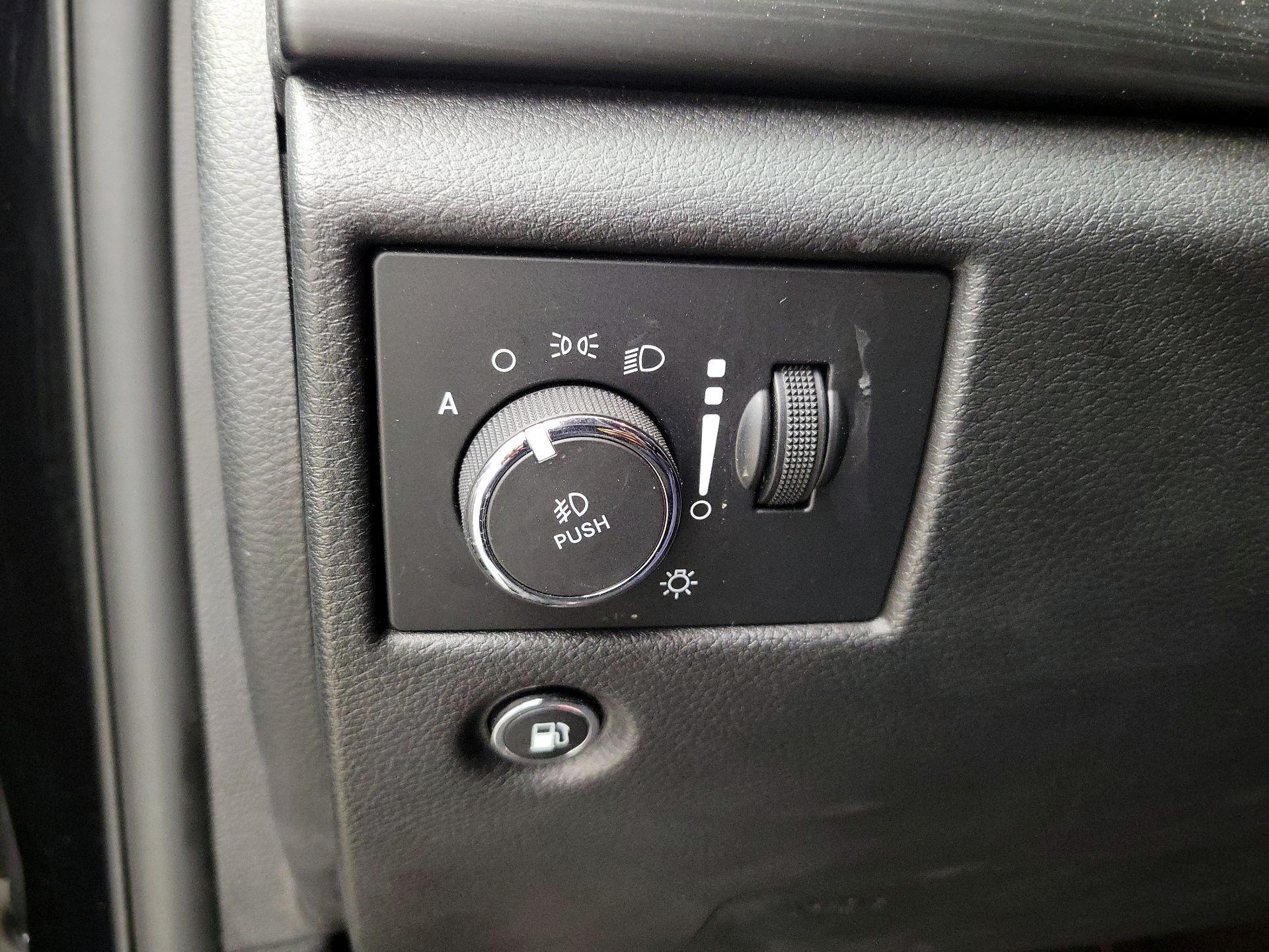 Thumbnail: 2020 Jeep Grand Cherokee - 13