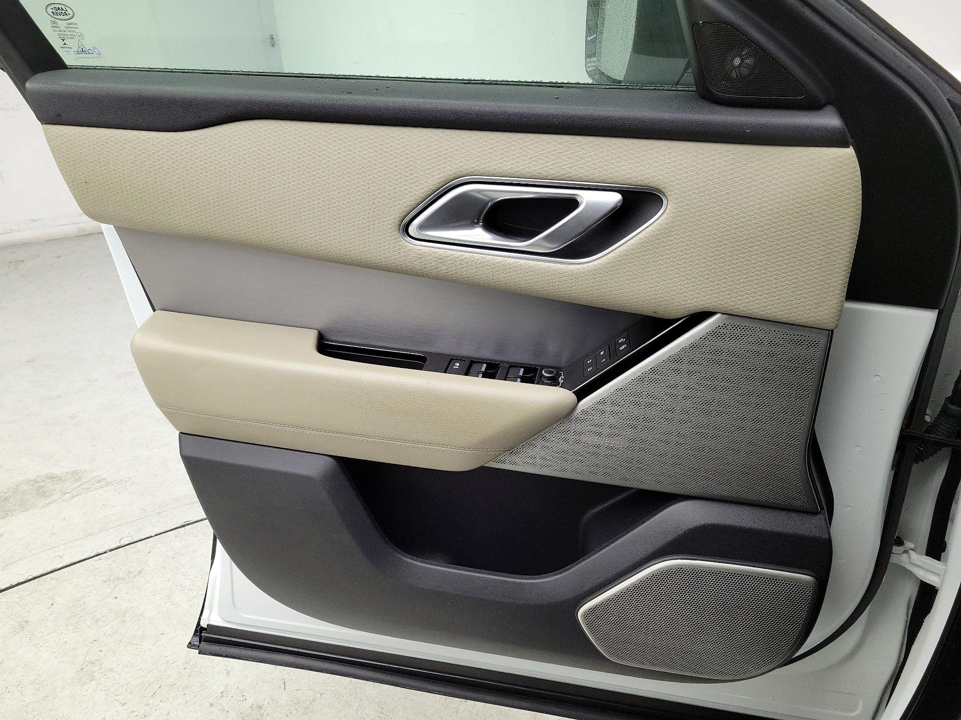 Thumbnail: 2018 Land Rover Range Rover Velar - 12