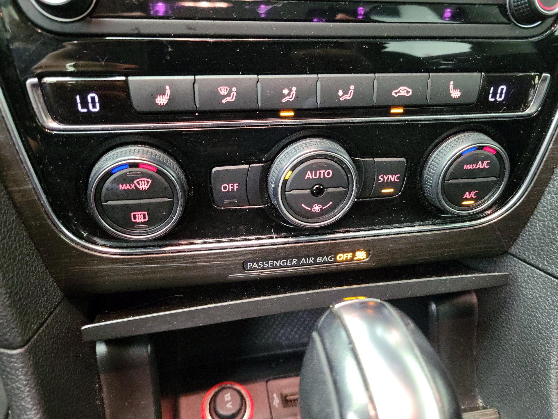 Thumbnail: 2017 Volkswagen Passat - 16