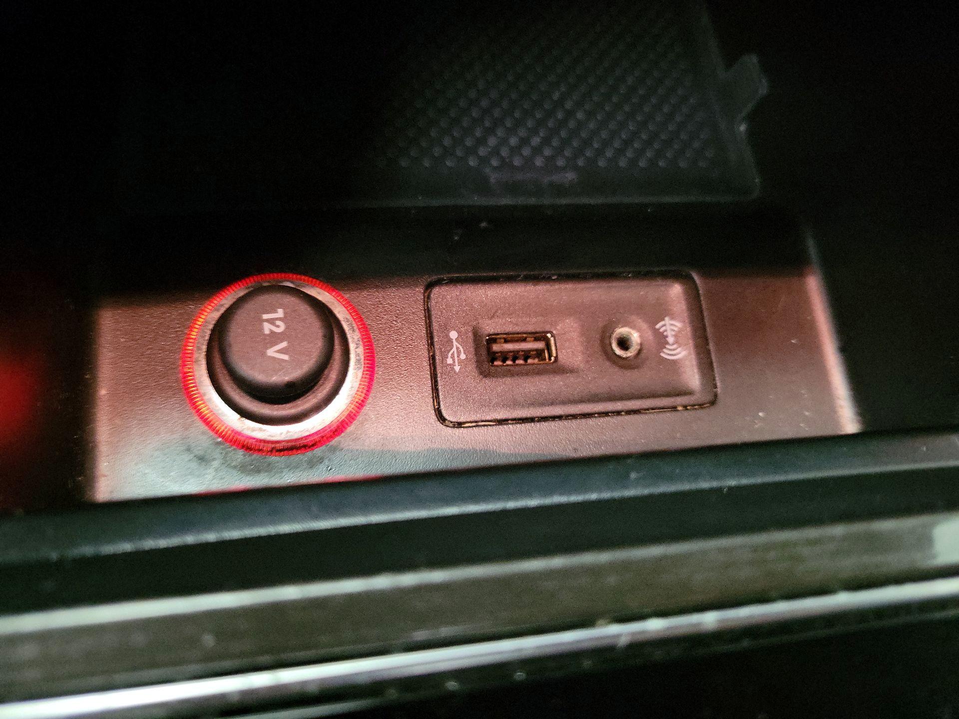 Thumbnail: 2017 Volkswagen Passat - 18