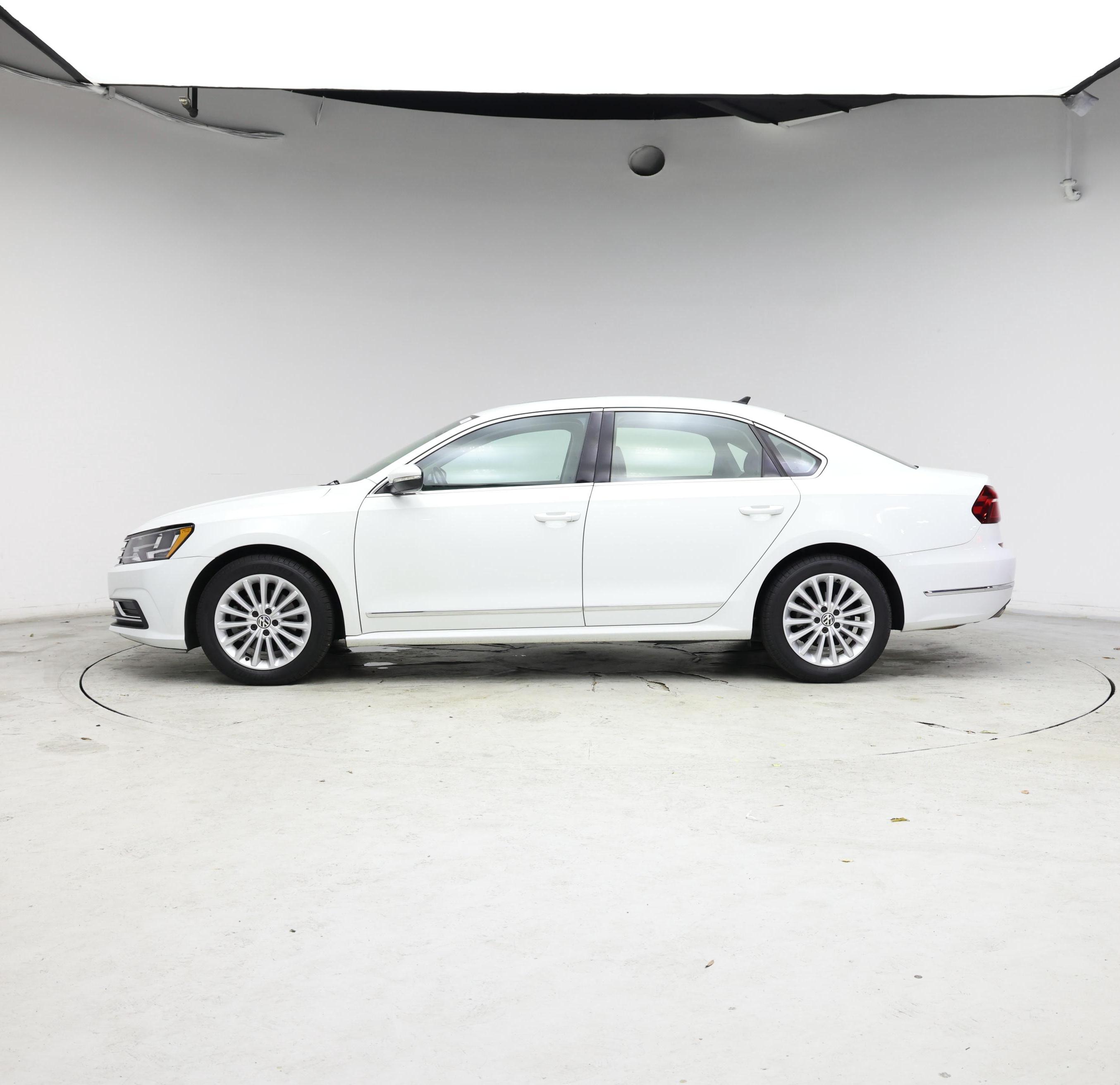 Thumbnail: 2017 Volkswagen Passat - 3