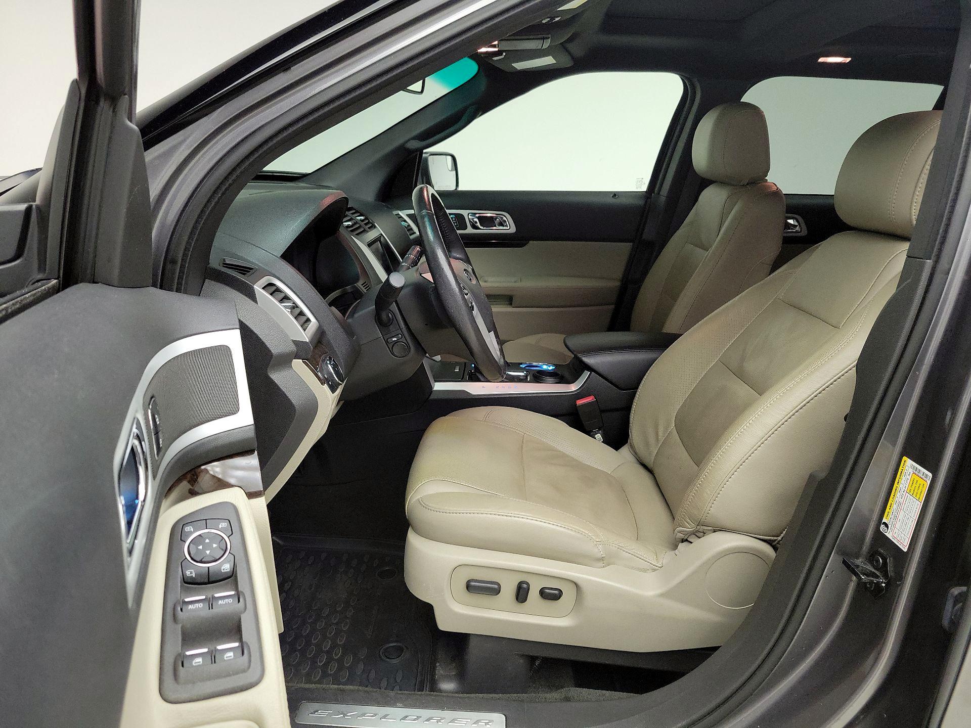 Thumbnail: 2014 Ford Explorer - 11