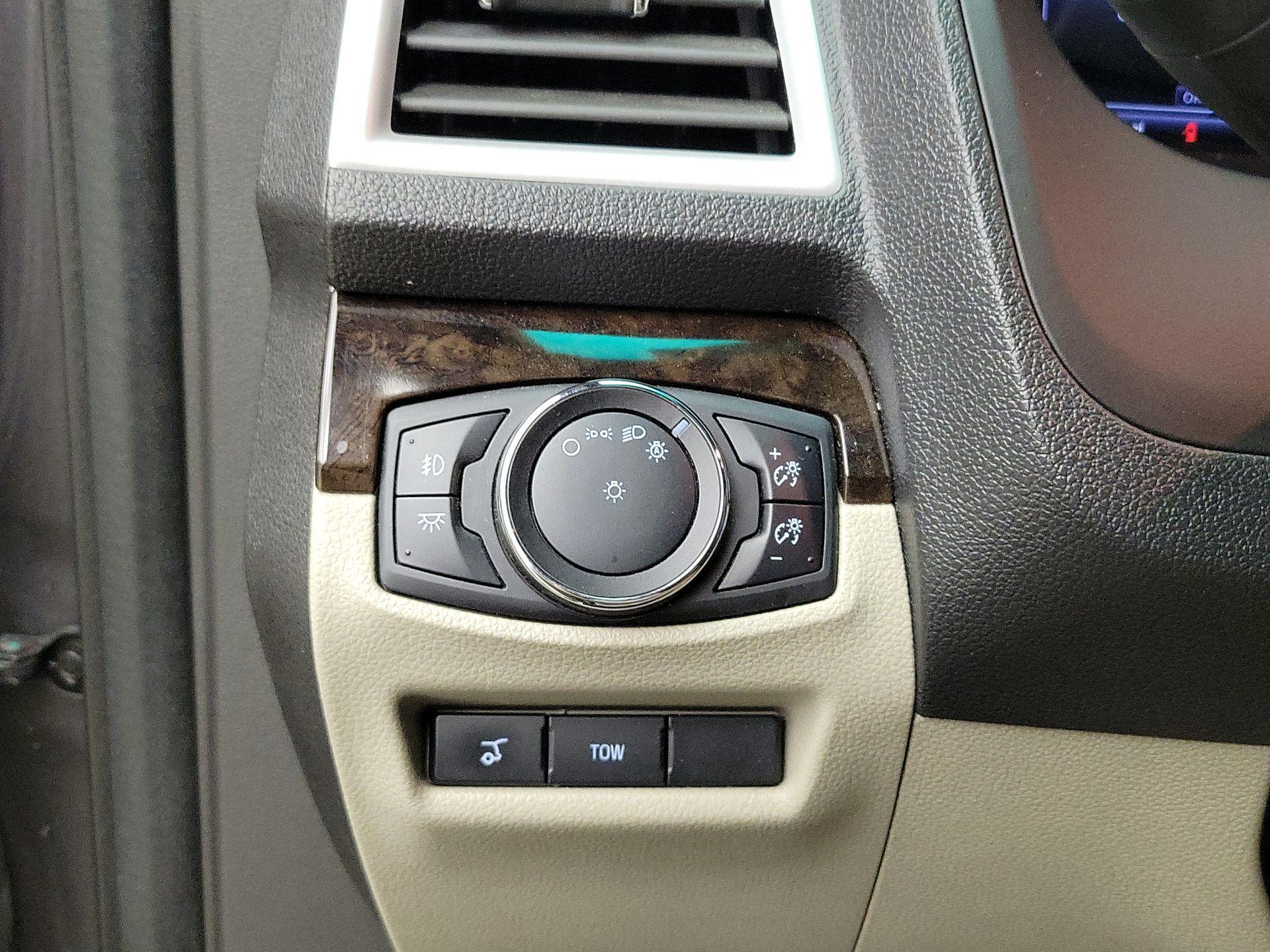 Thumbnail: 2014 Ford Explorer - 13