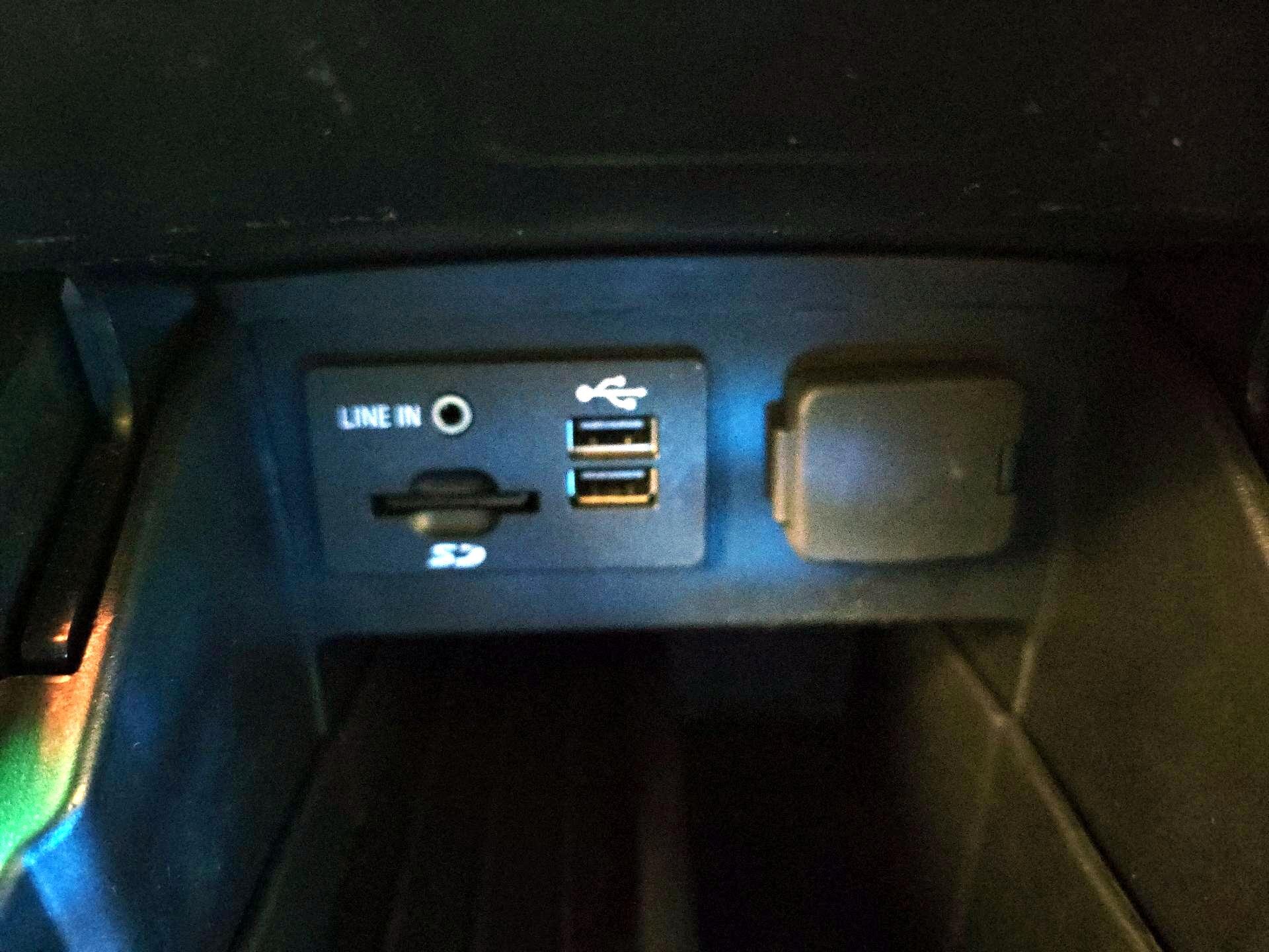 Thumbnail: 2014 Ford Explorer - 18