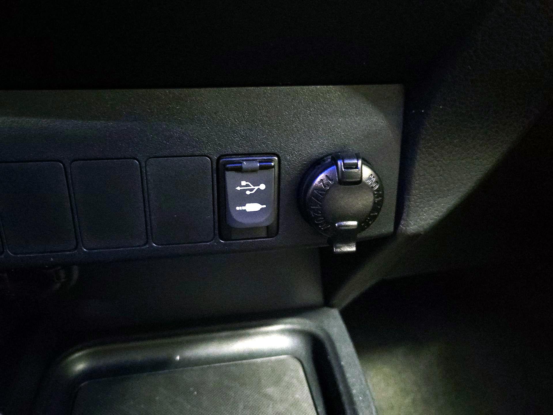 Thumbnail: 2016 Toyota RAV4 - 18