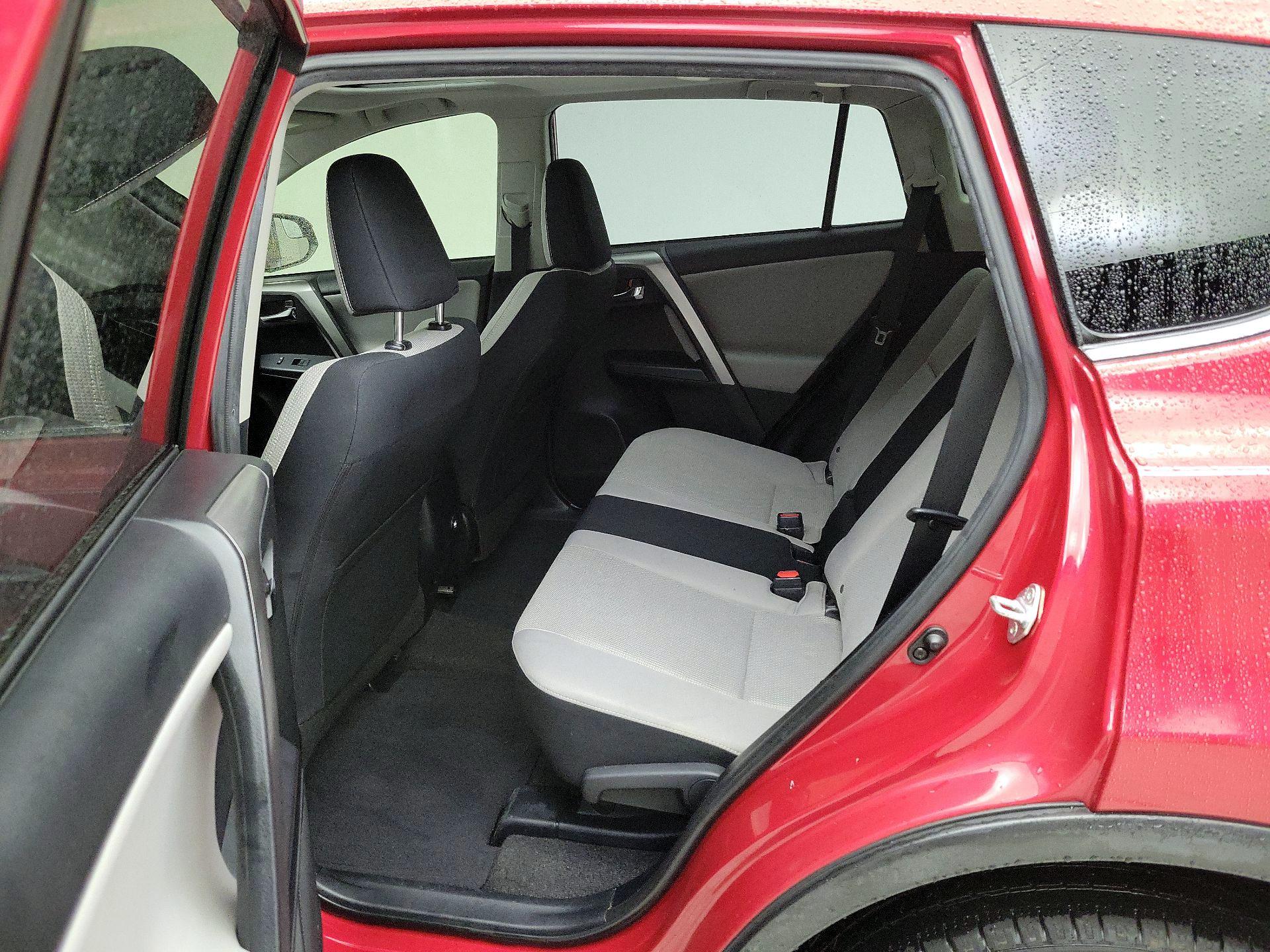 Thumbnail: 2016 Toyota RAV4 - 20