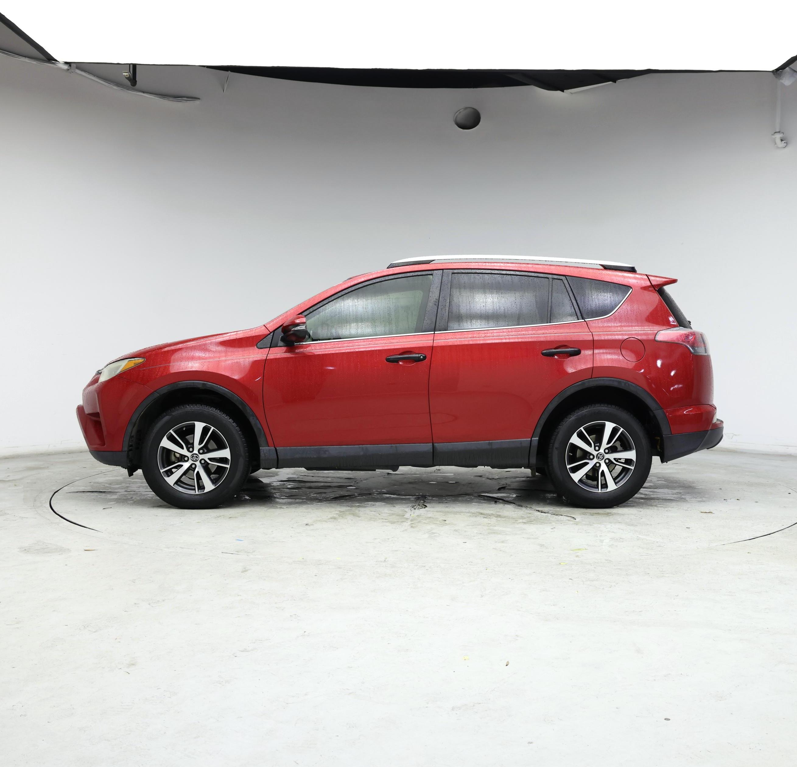 Thumbnail: 2016 Toyota RAV4 - 3