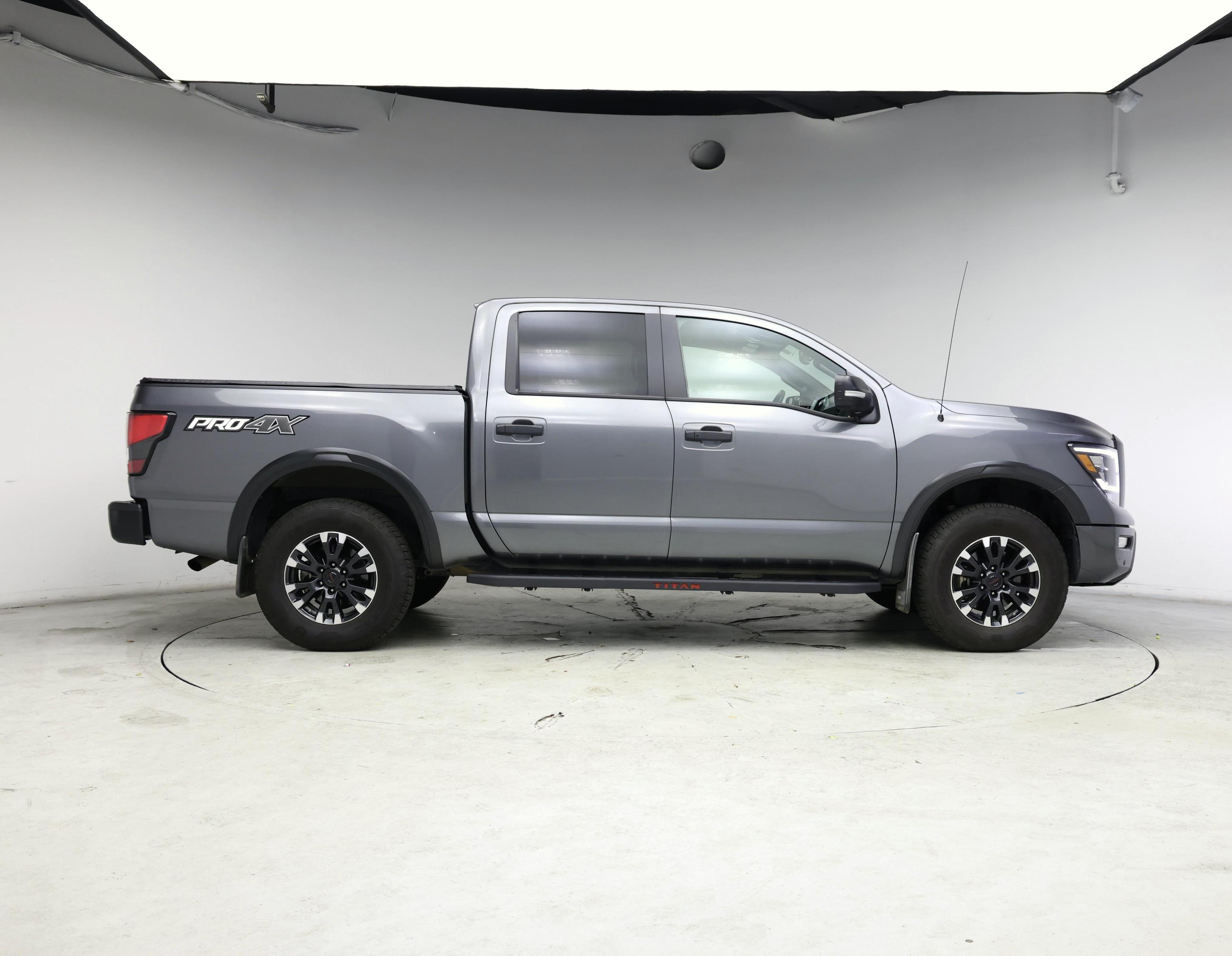 Thumbnail: 2020 Nissan Titan - 7