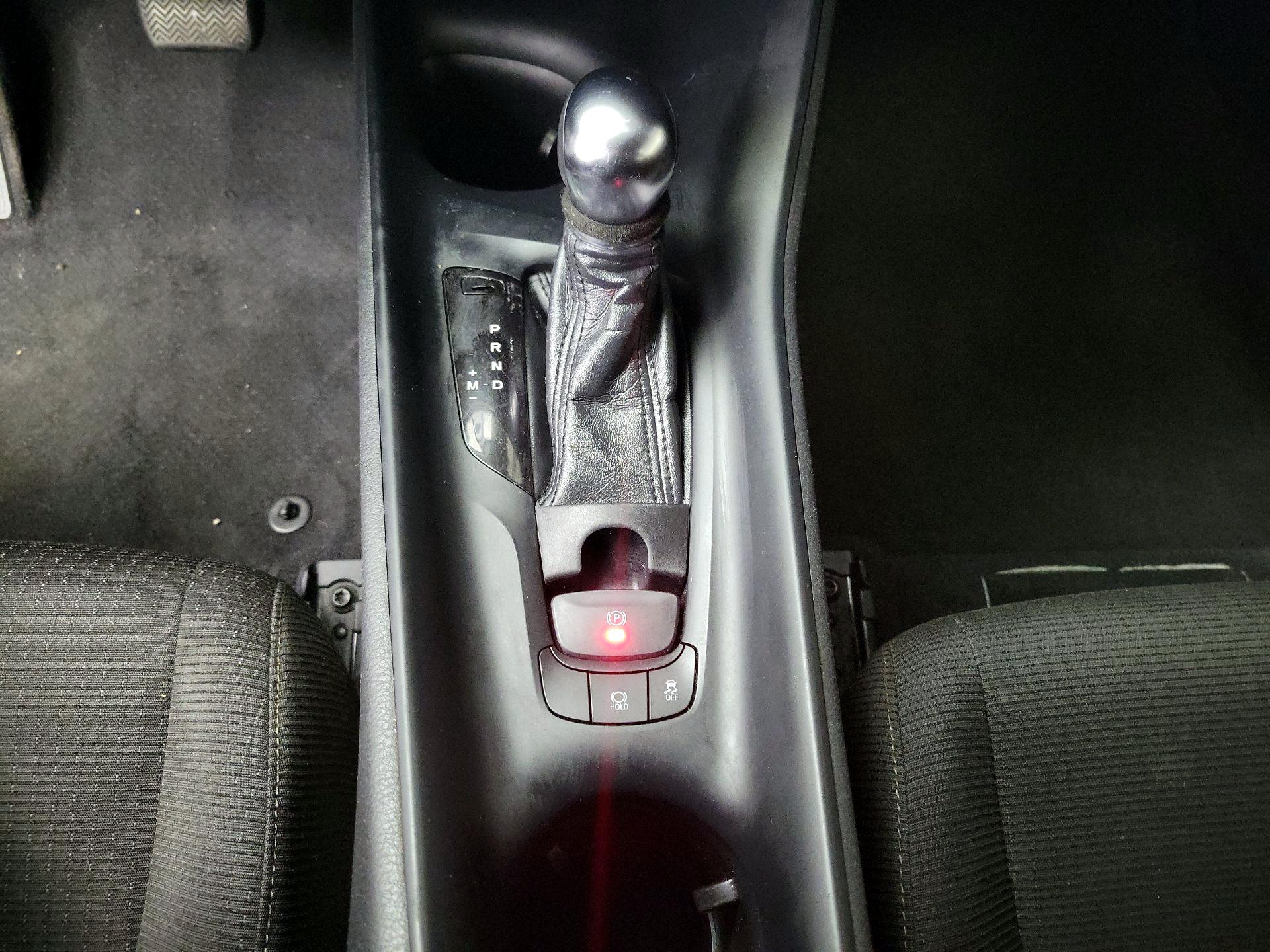 Thumbnail: 2018 Toyota C-HR - 17