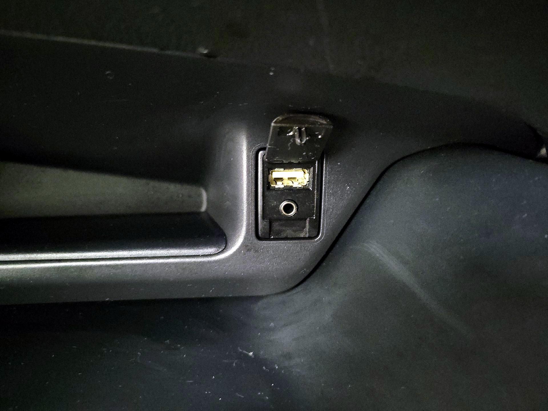 Thumbnail: 2018 Toyota C-HR - 18