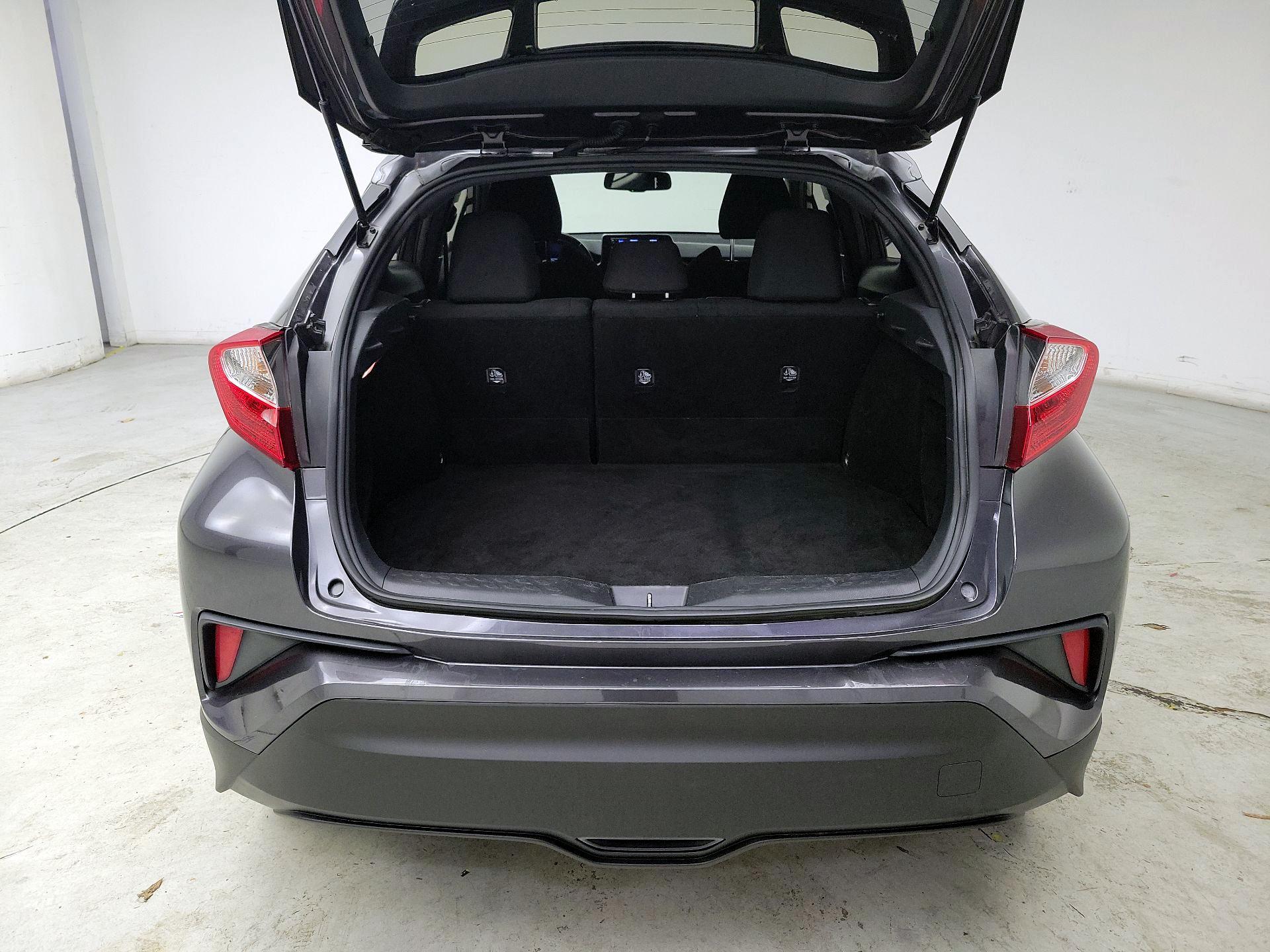 Thumbnail: 2018 Toyota C-HR - 20