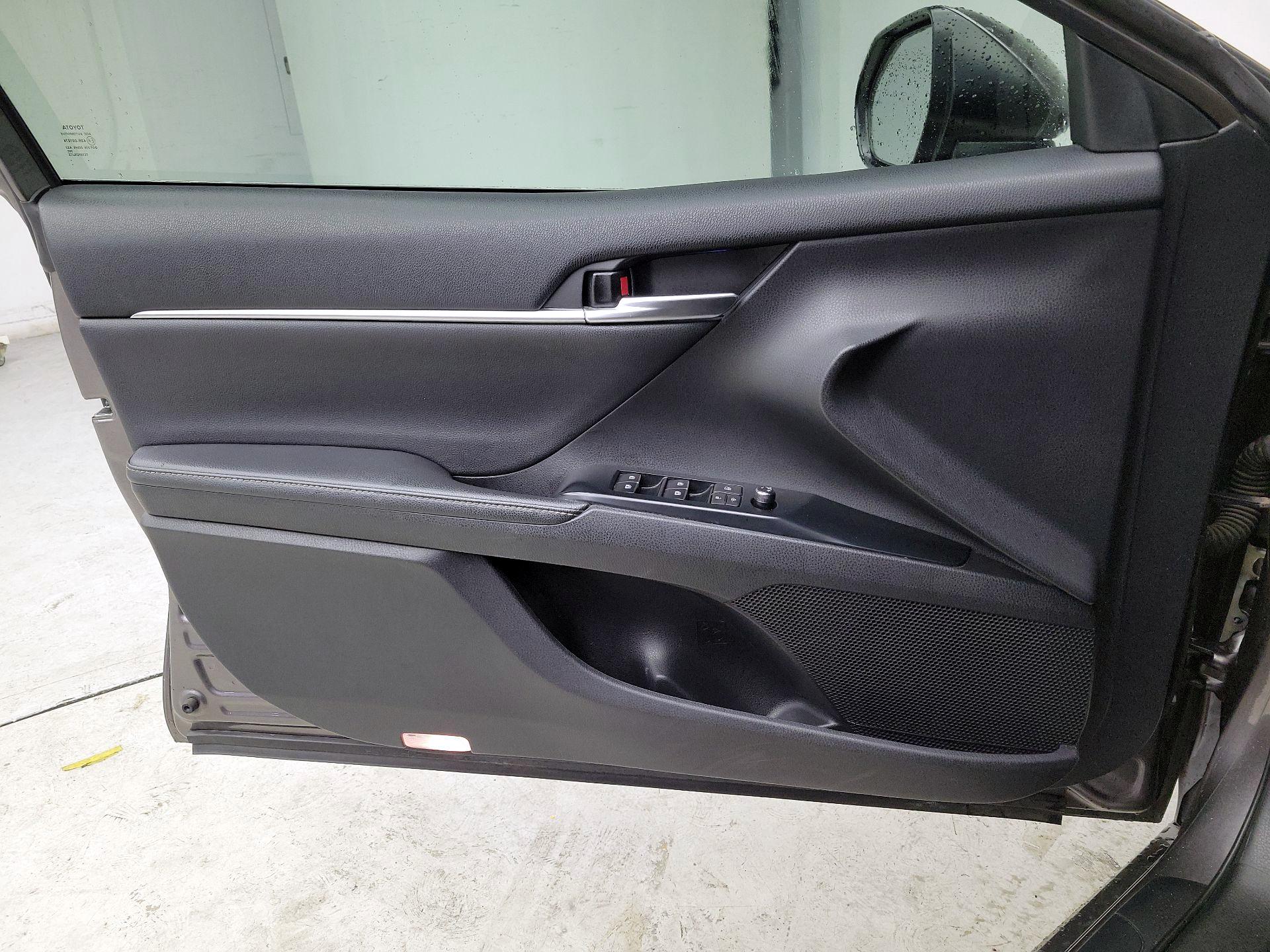 Thumbnail: 2019 Toyota Camry - 12