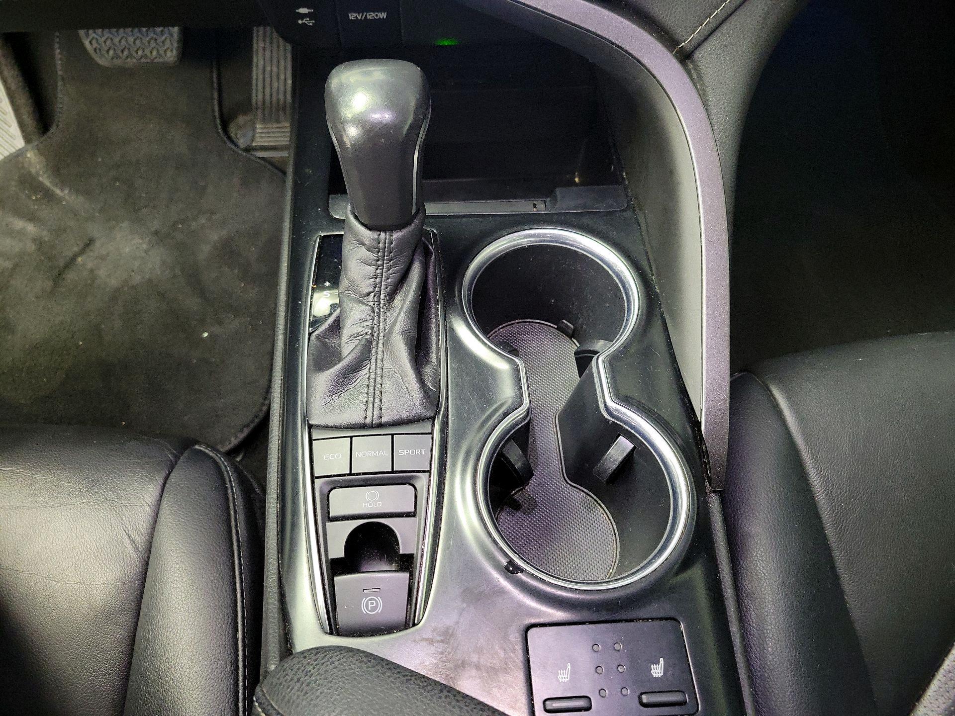 Thumbnail: 2019 Toyota Camry - 17