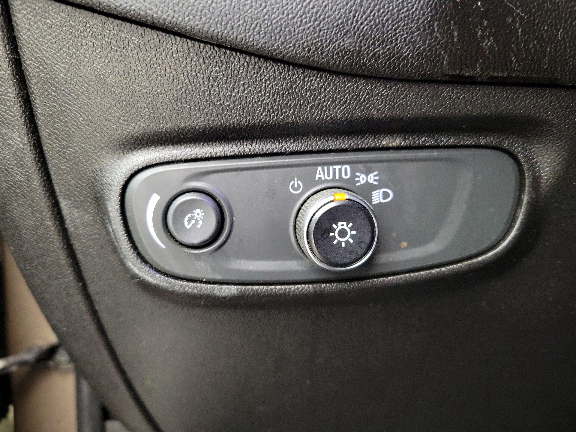 Thumbnail: 2019 Chevrolet Equinox - 13