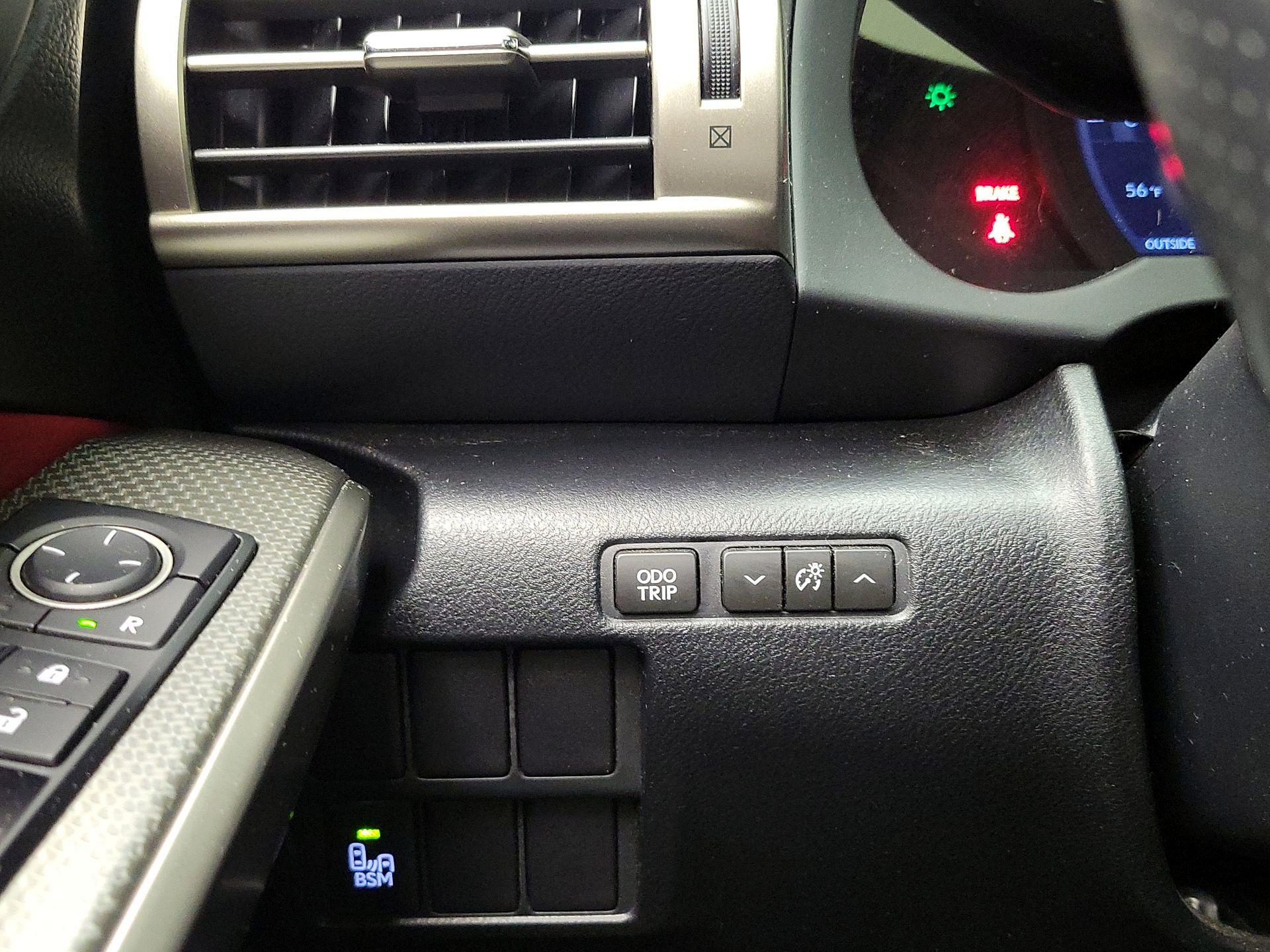 Thumbnail: 2014 Lexus IS - 13