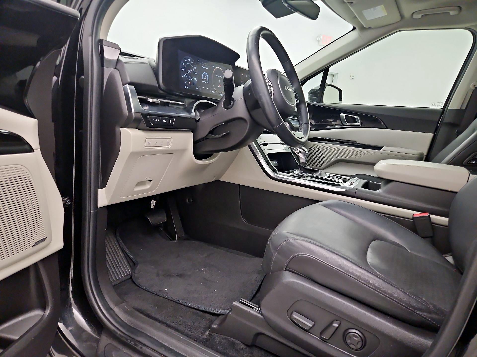 Thumbnail: 2022 Kia Carnival - 11