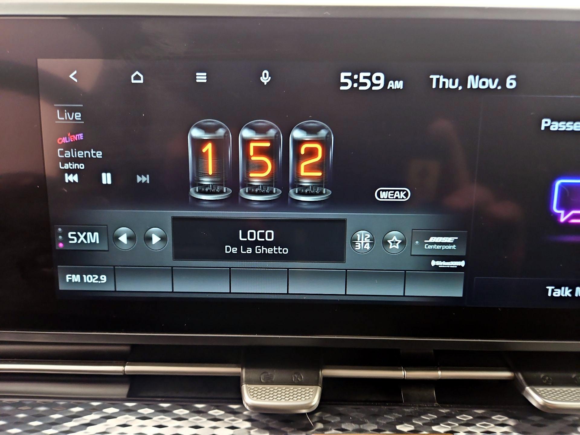 Thumbnail: 2022 Kia Carnival - 16