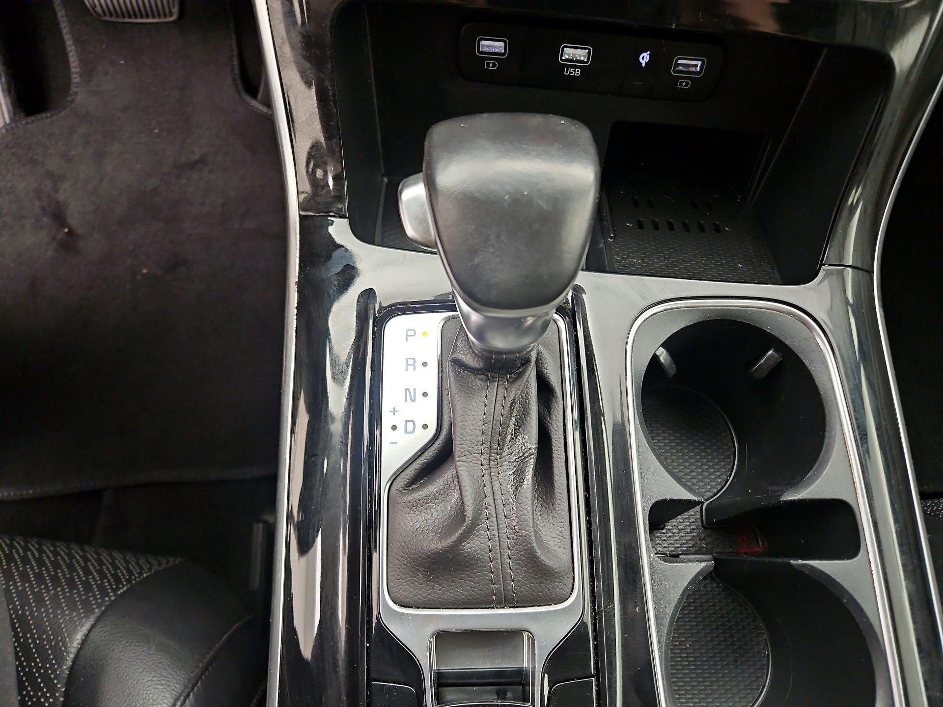 Thumbnail: 2022 Kia Carnival - 18