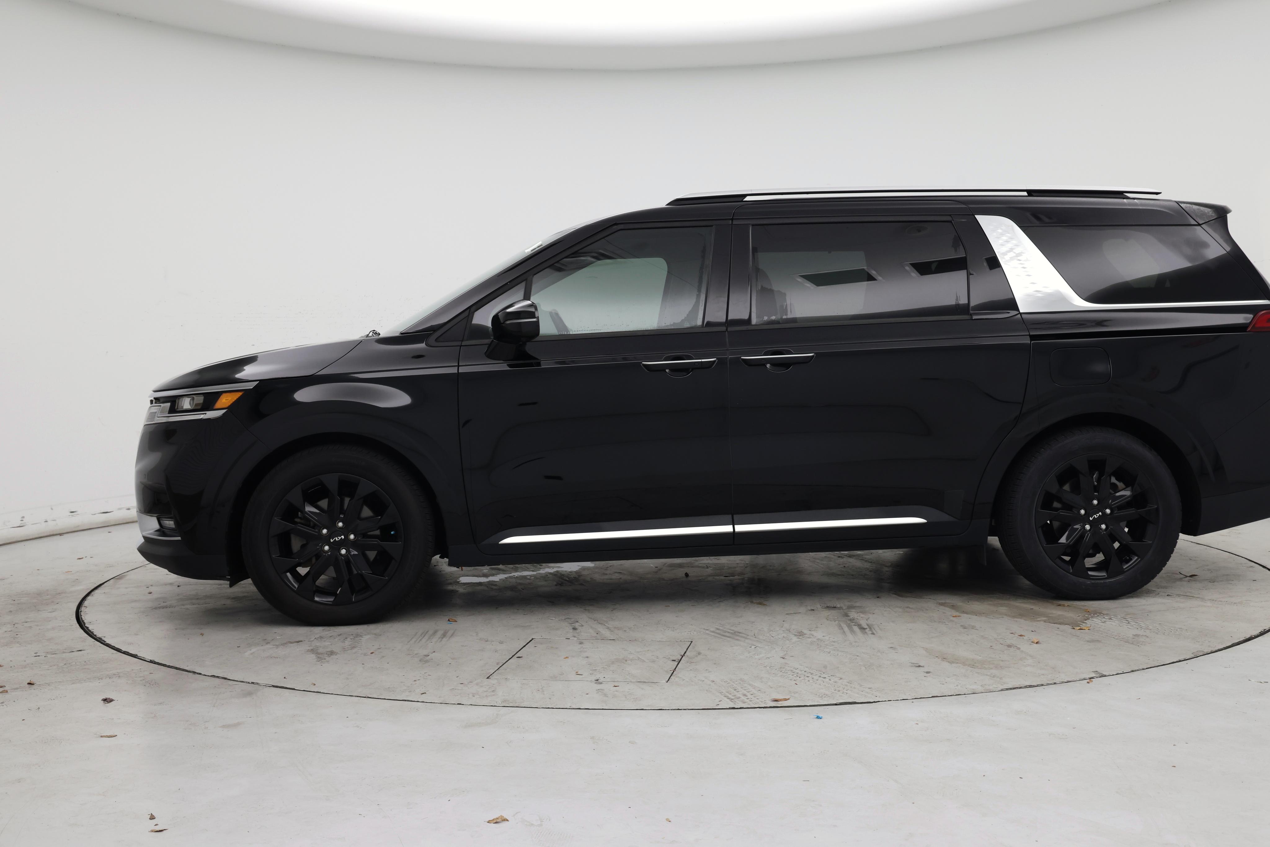 Thumbnail: 2022 Kia Carnival - 3